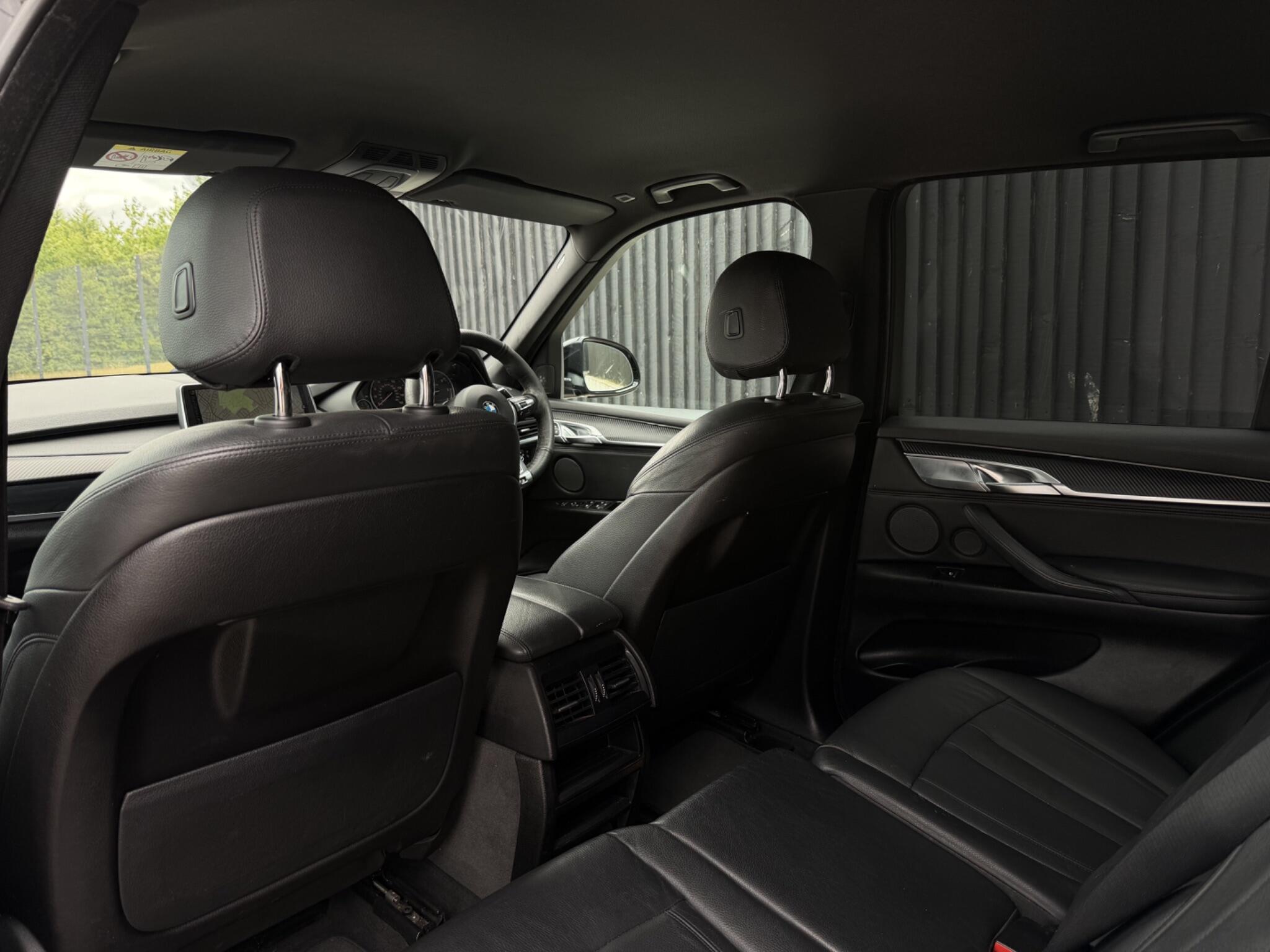BMW X5 view 40