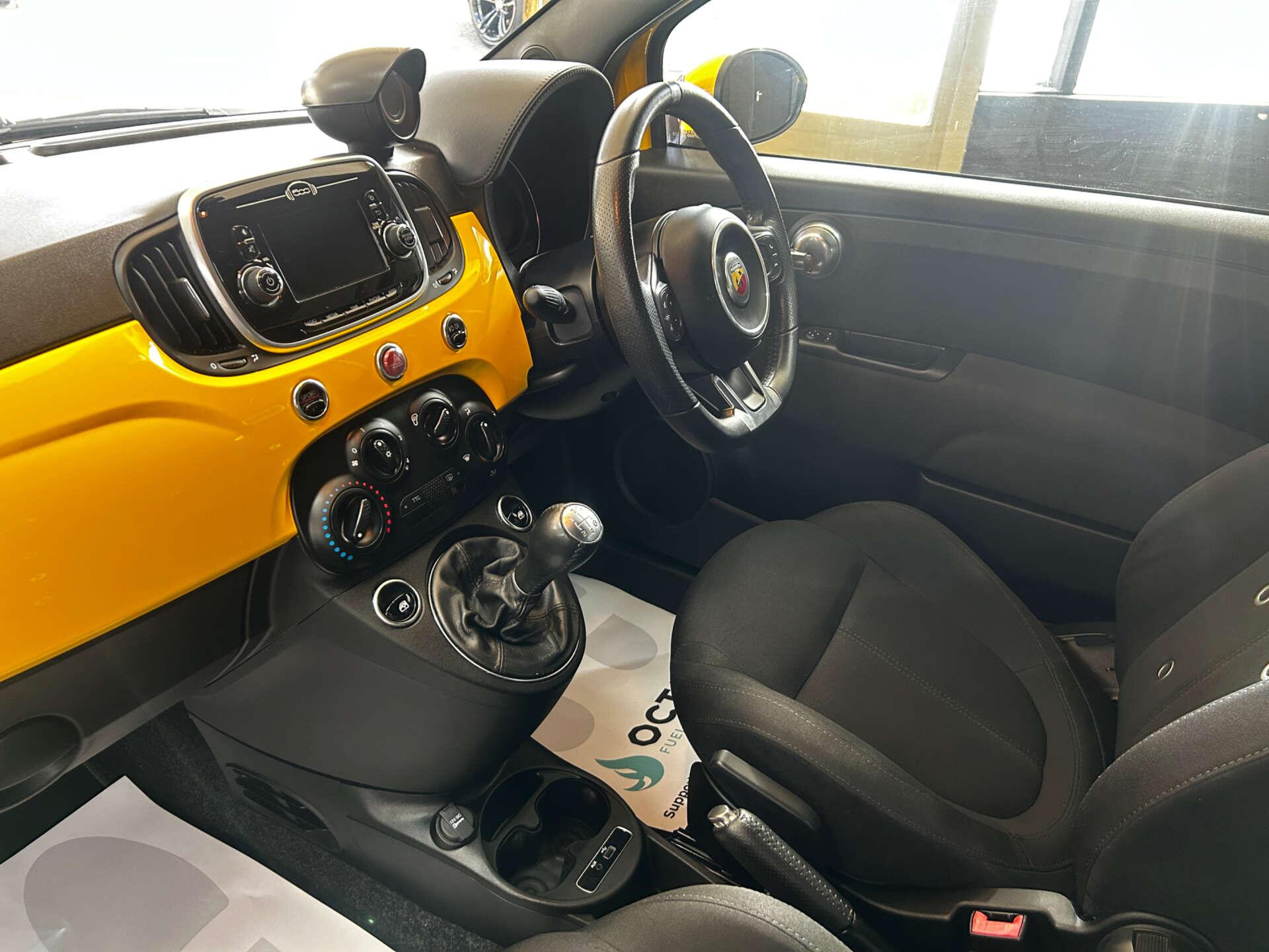 Abarth 595 view 45