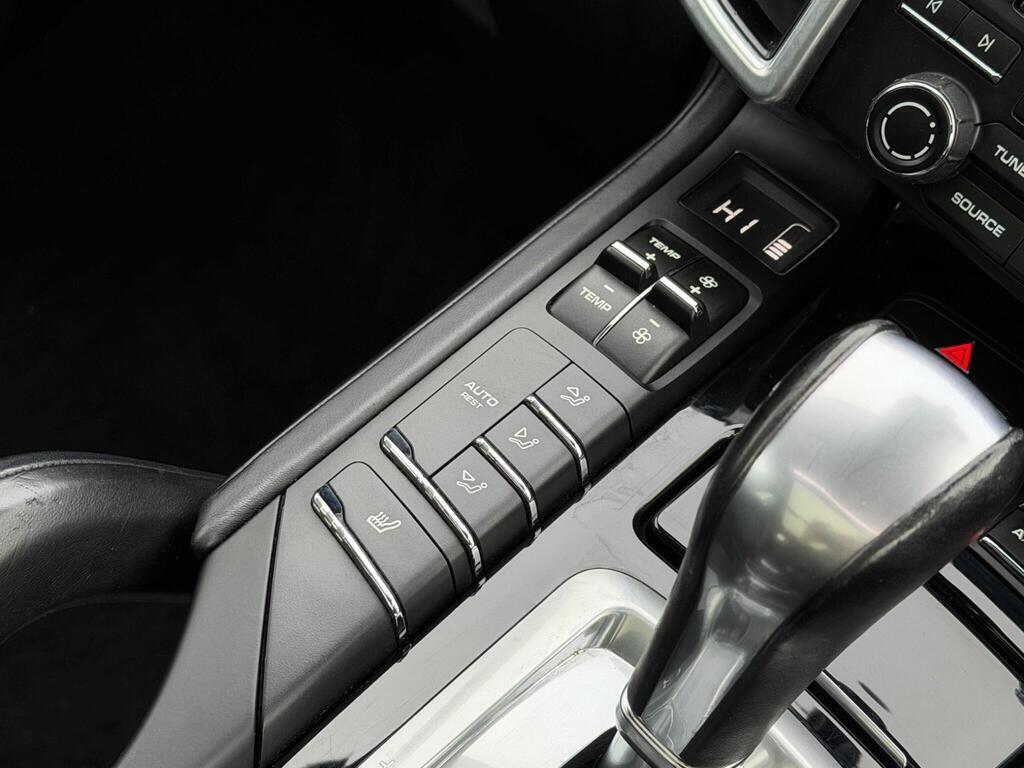 Porsche Cayenne view 42