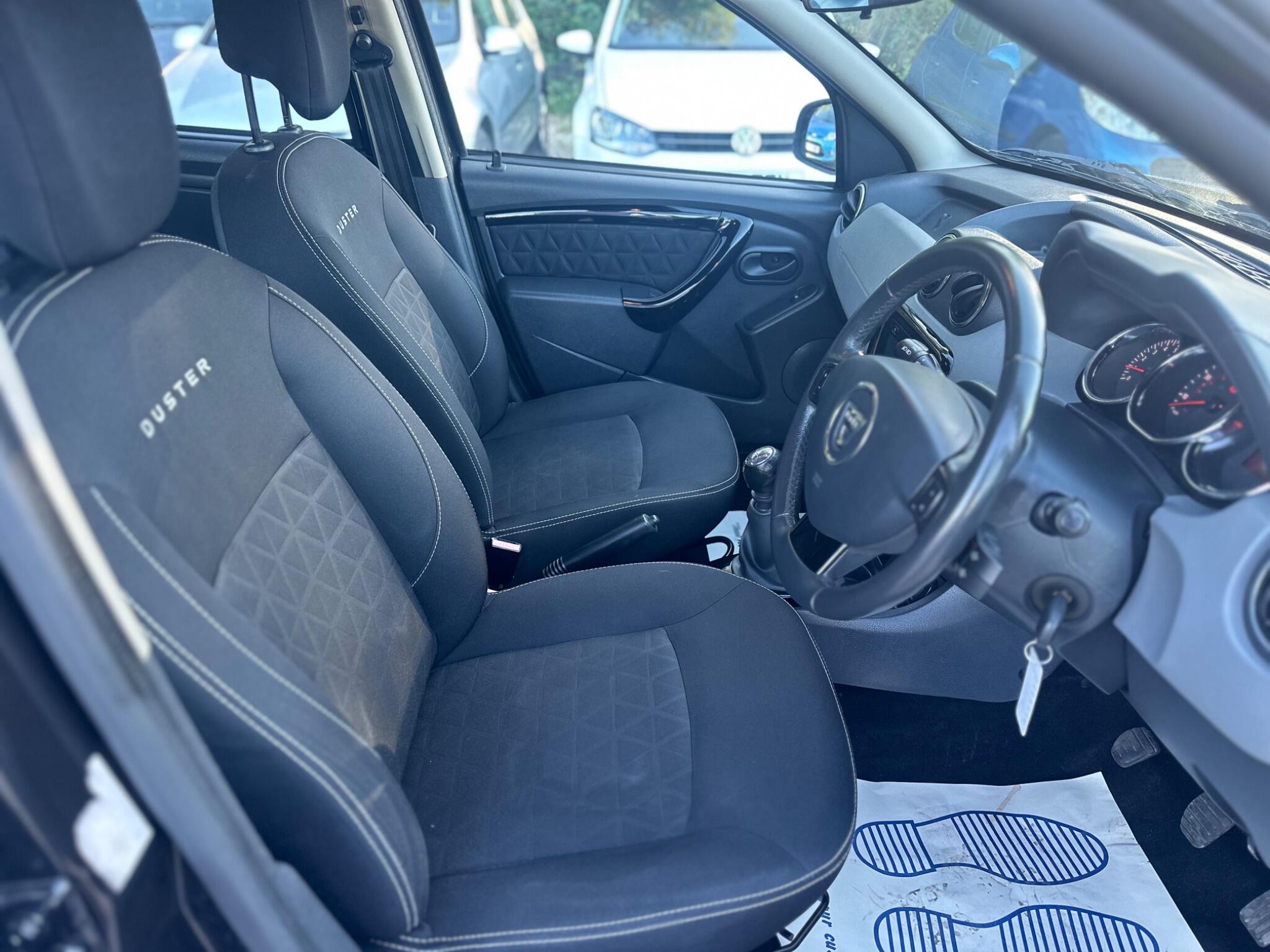 Dacia Duster view 26