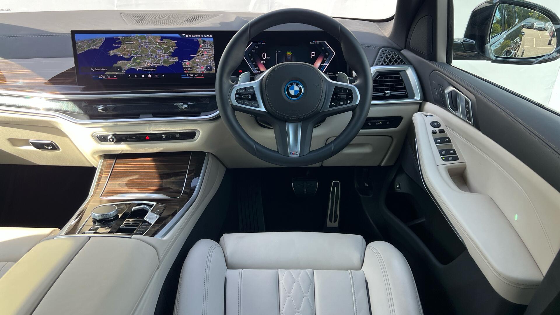 BMW X5 view 5