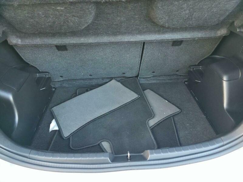 Toyota Yaris view 62