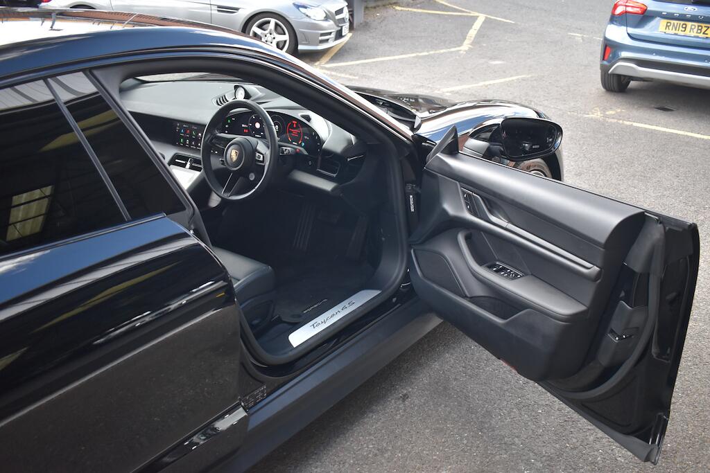 Porsche Taycan view 26
