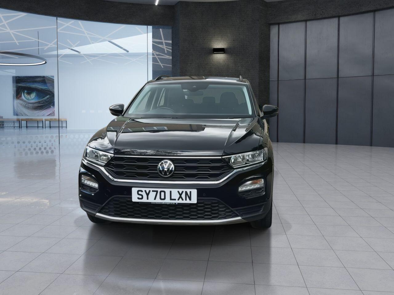 Volkswagen T-Roc view 3