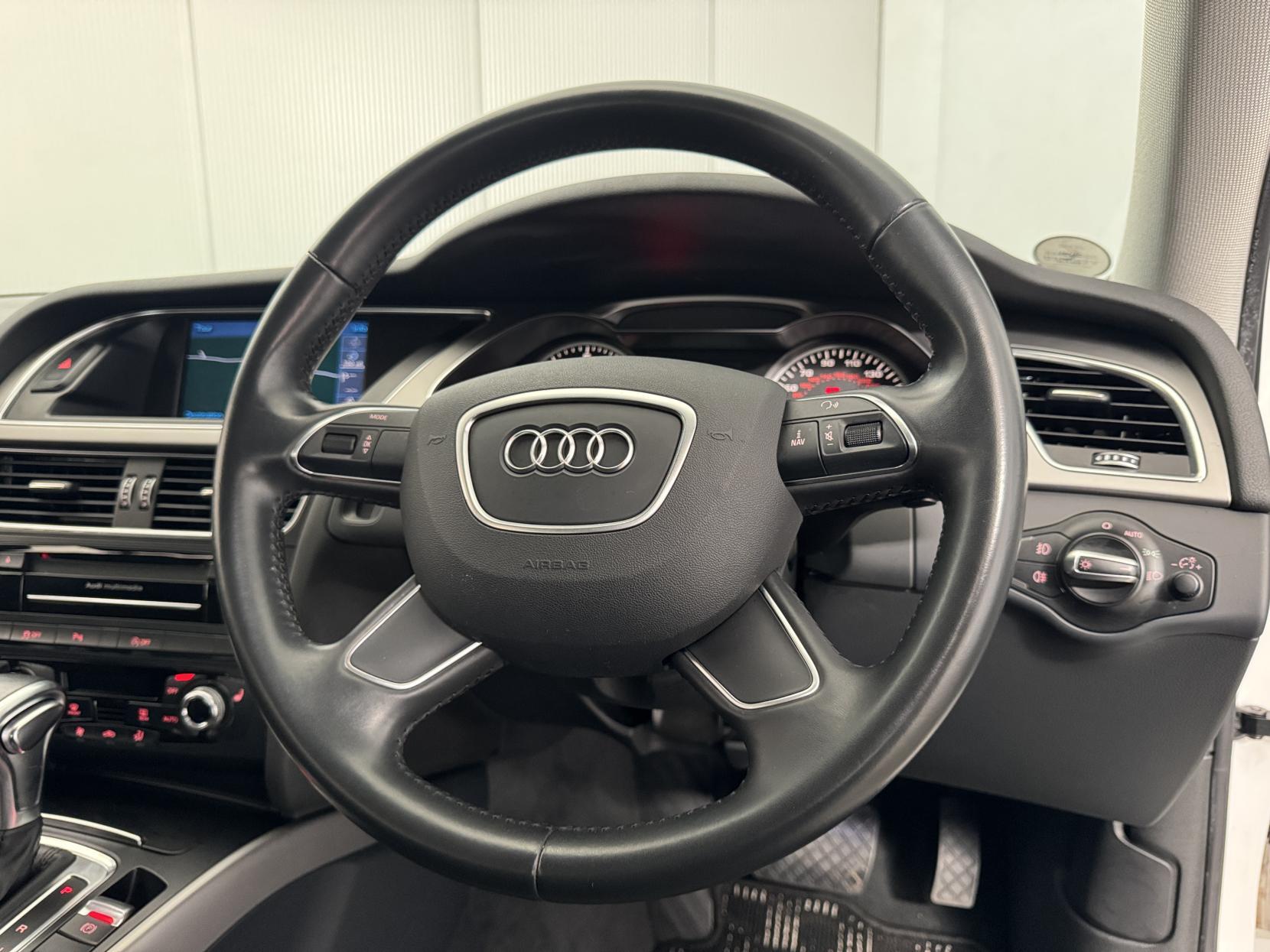 Audi A4 Avant view 58