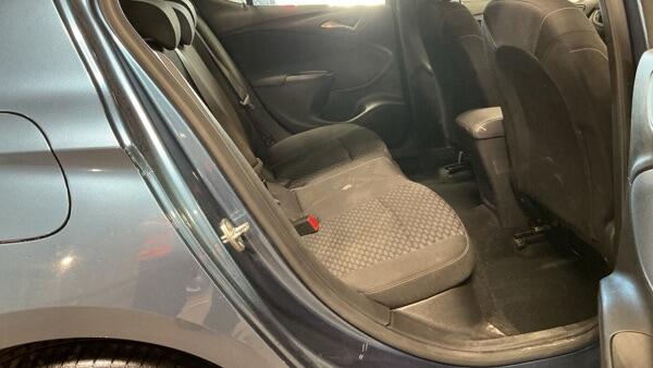 Vauxhall Astra view 8