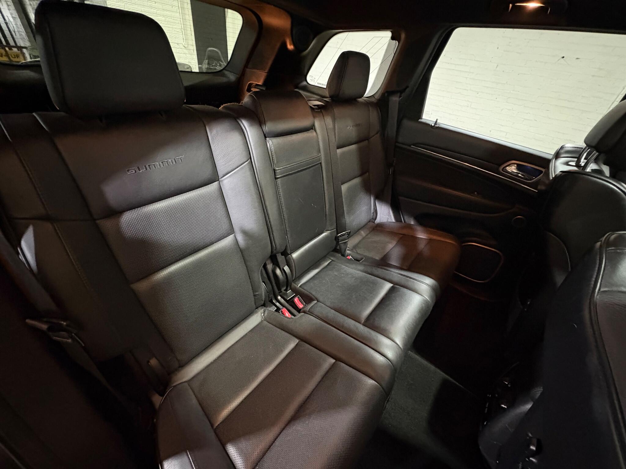 Jeep Grand Cherokee view 6