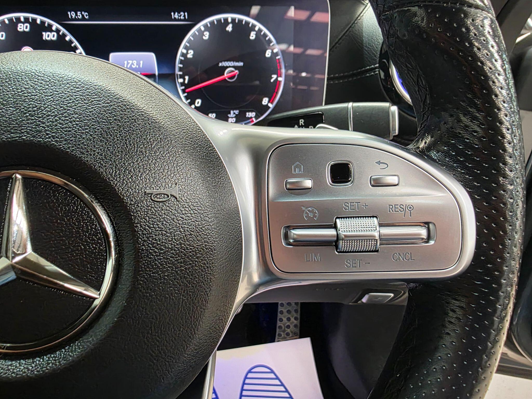 Mercedes-Benz E Class view 22