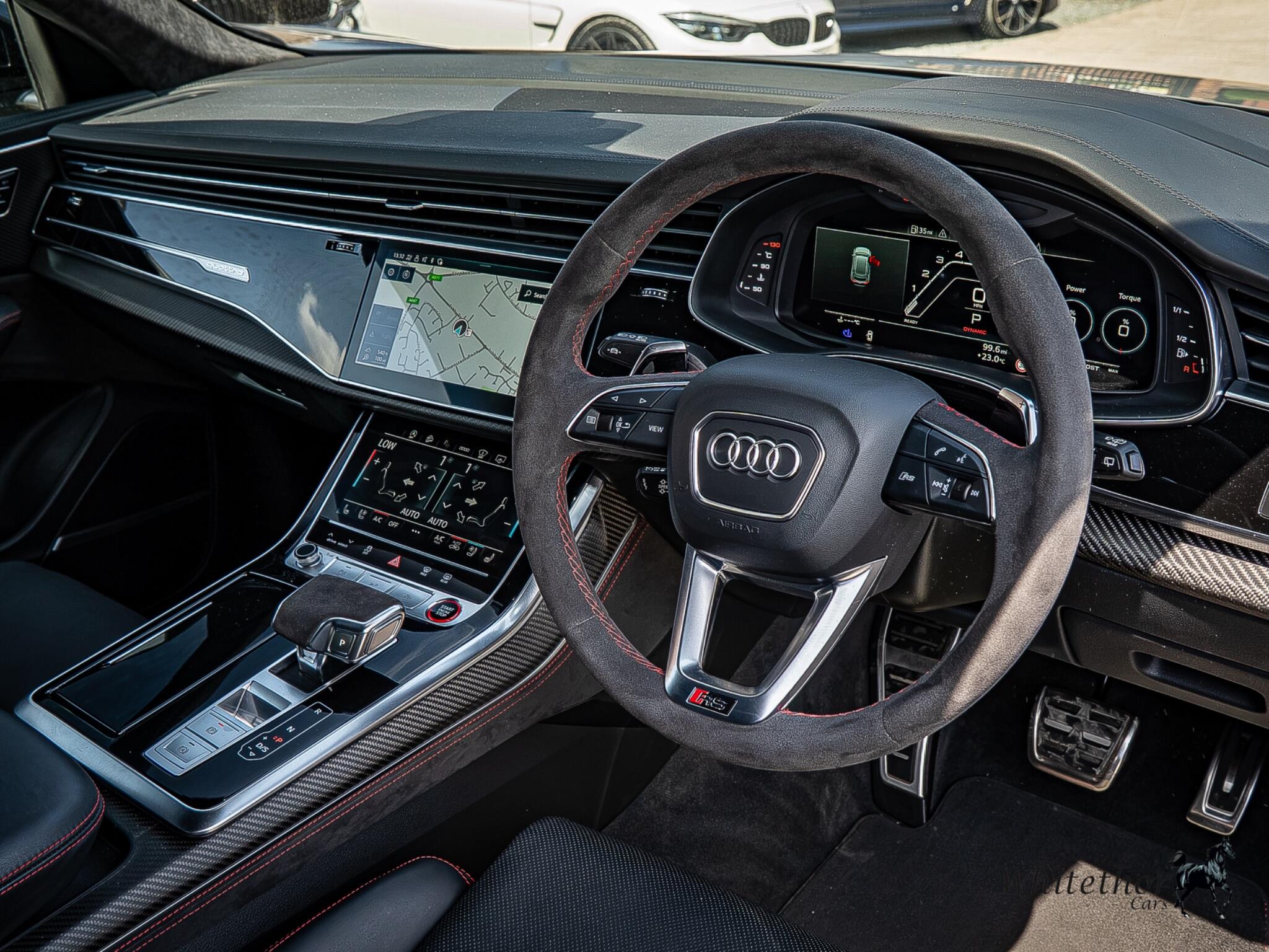 Audi RS Q8 view 8
