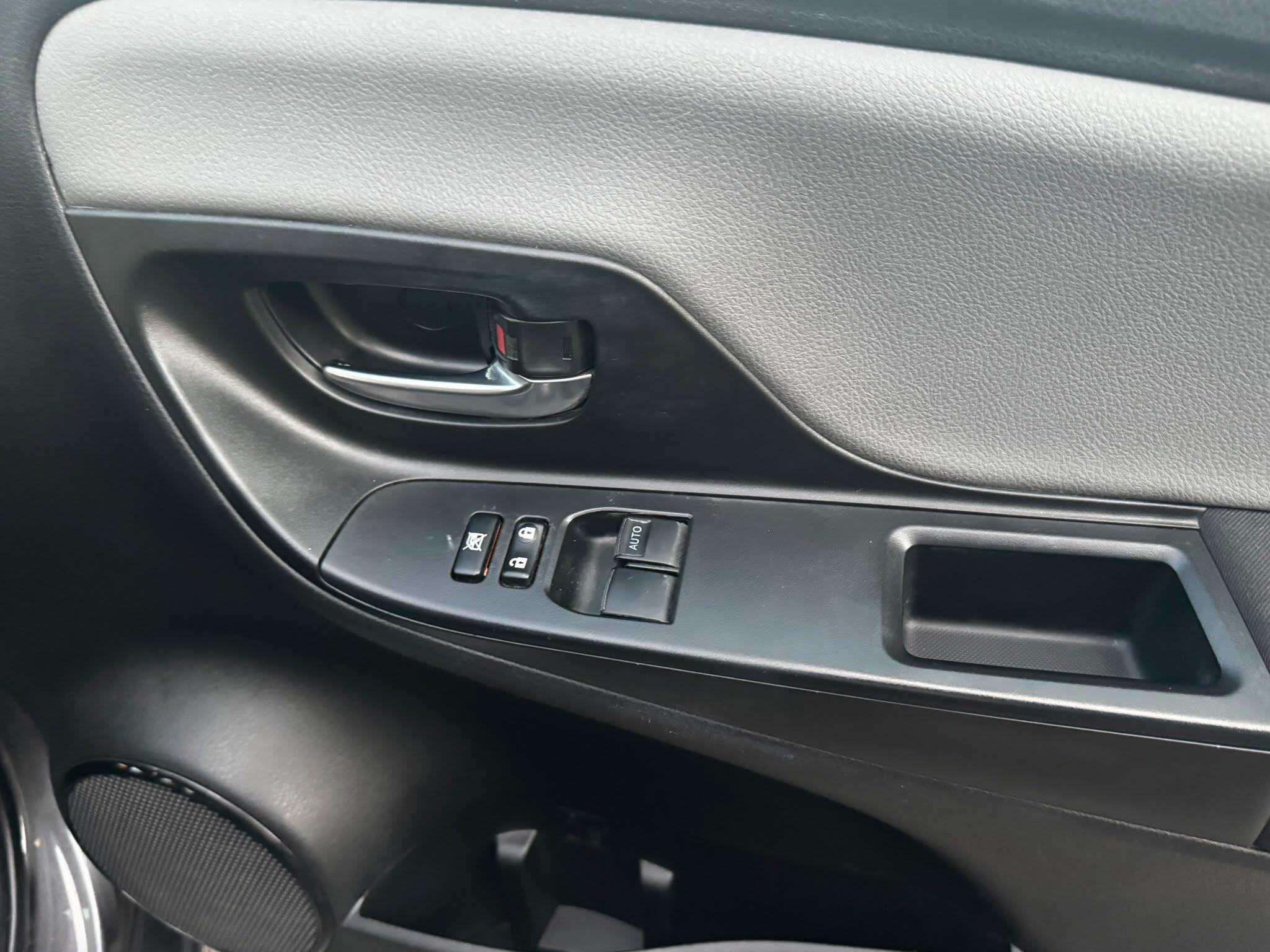 Toyota Yaris view 23