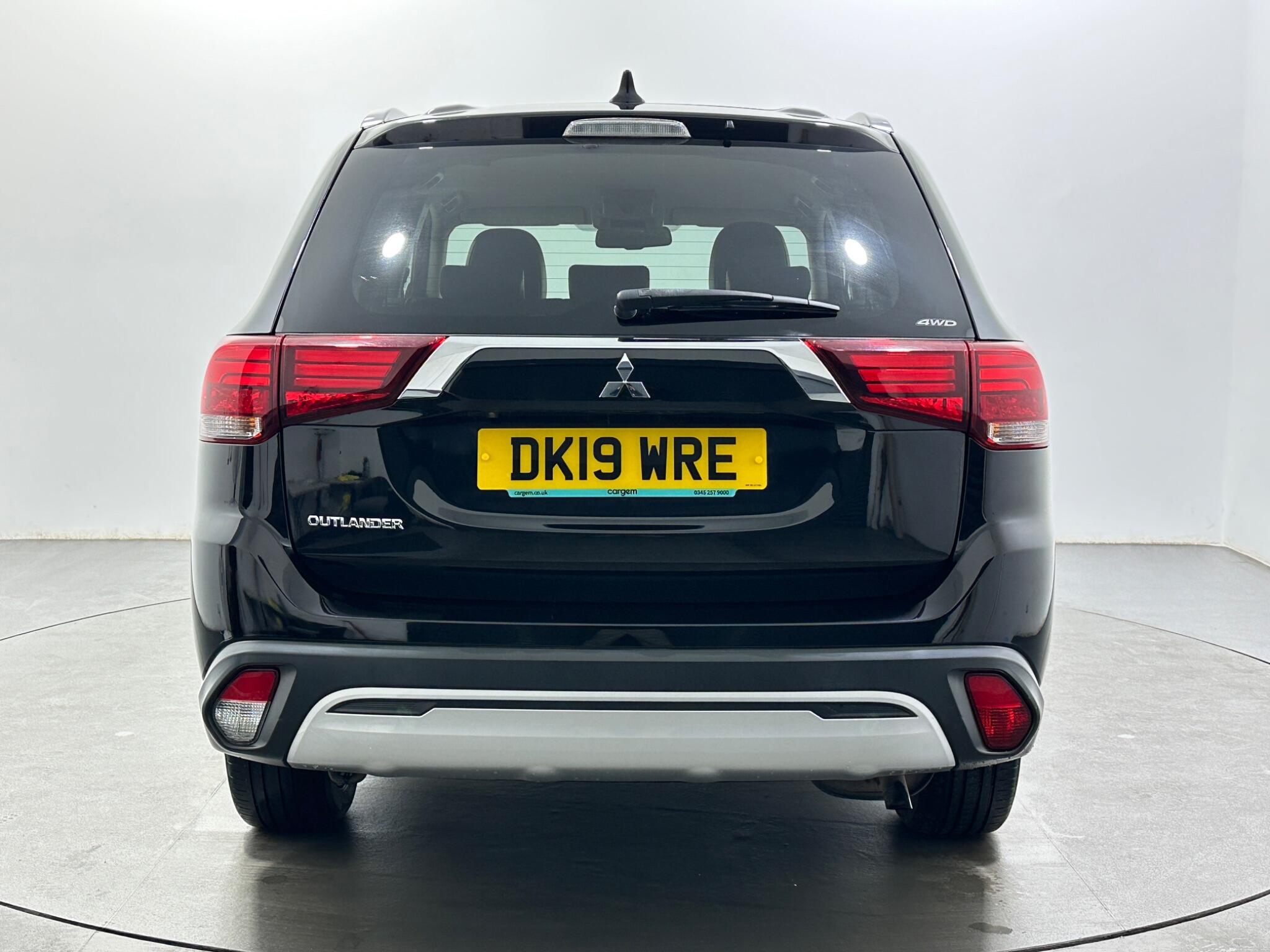 Mitsubishi Outlander view 7