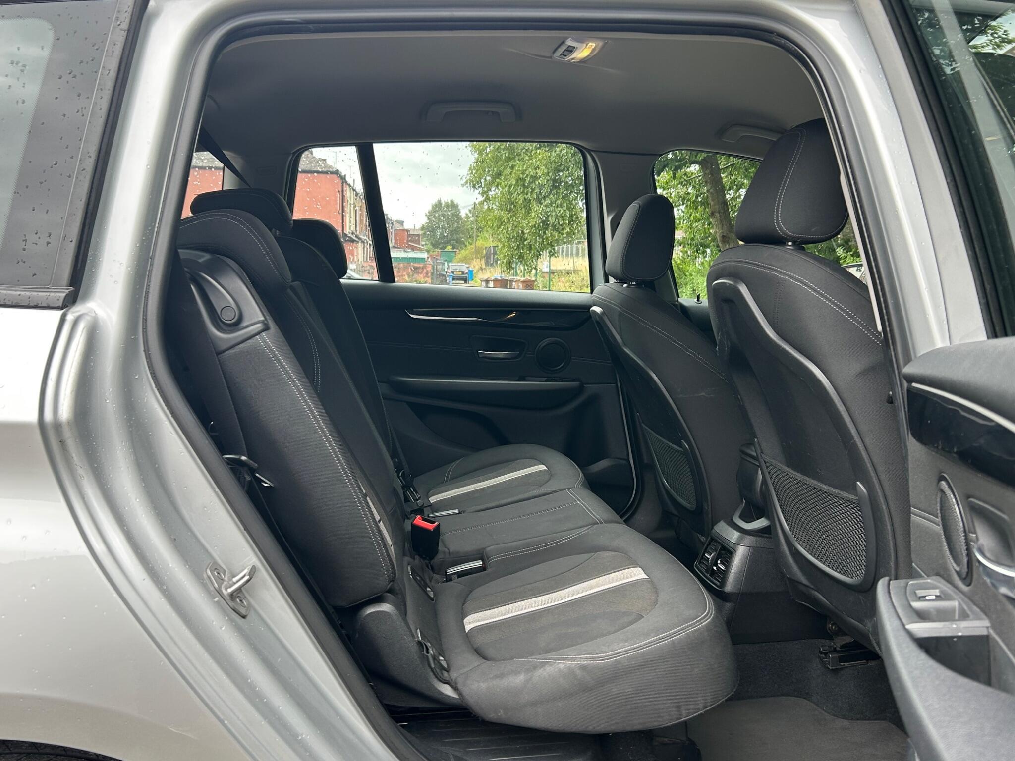 BMW 2 Series view 24