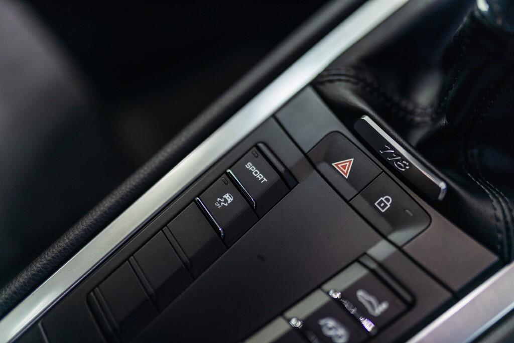 Porsche Cayman view 25
