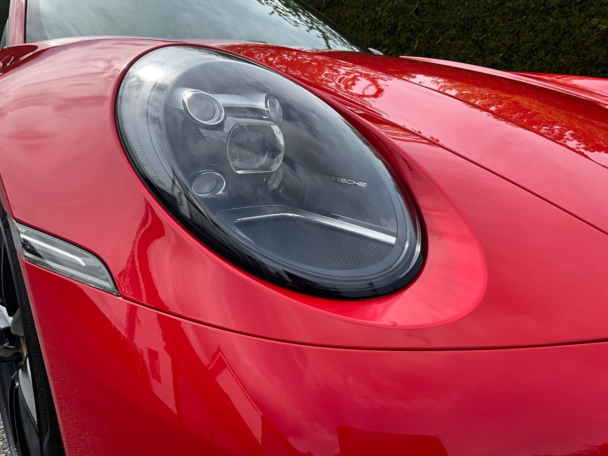 Porsche 911 view 35