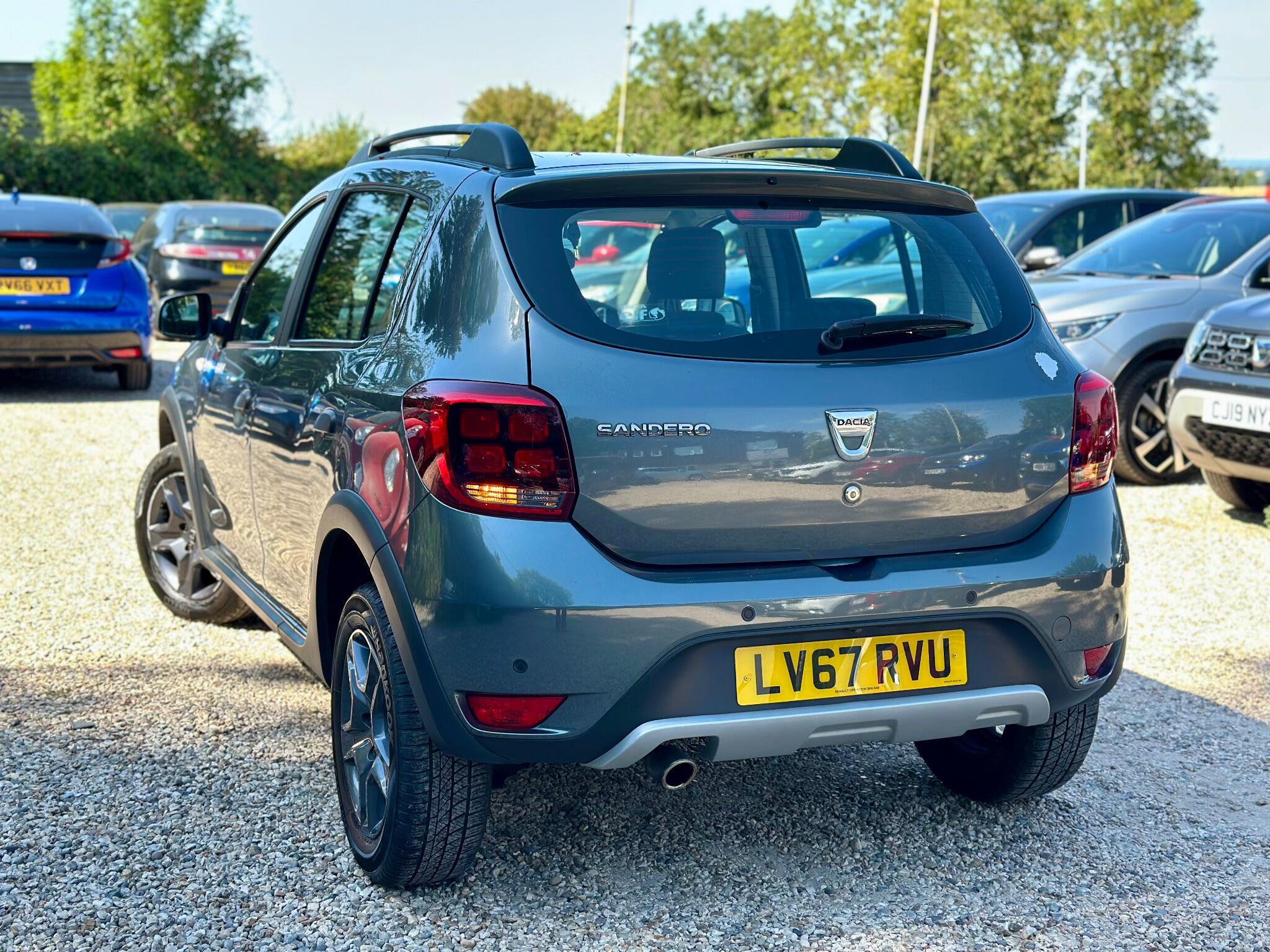 Dacia Sandero view 11