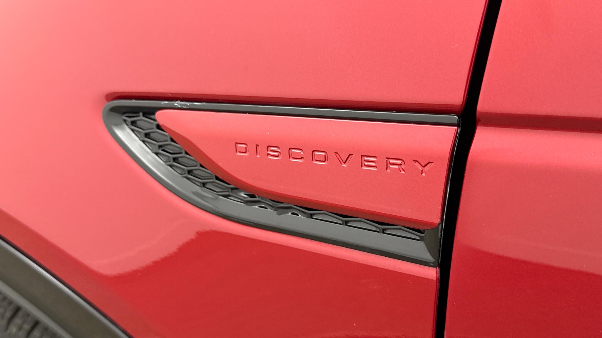Land Rover Discovery Sport view 20