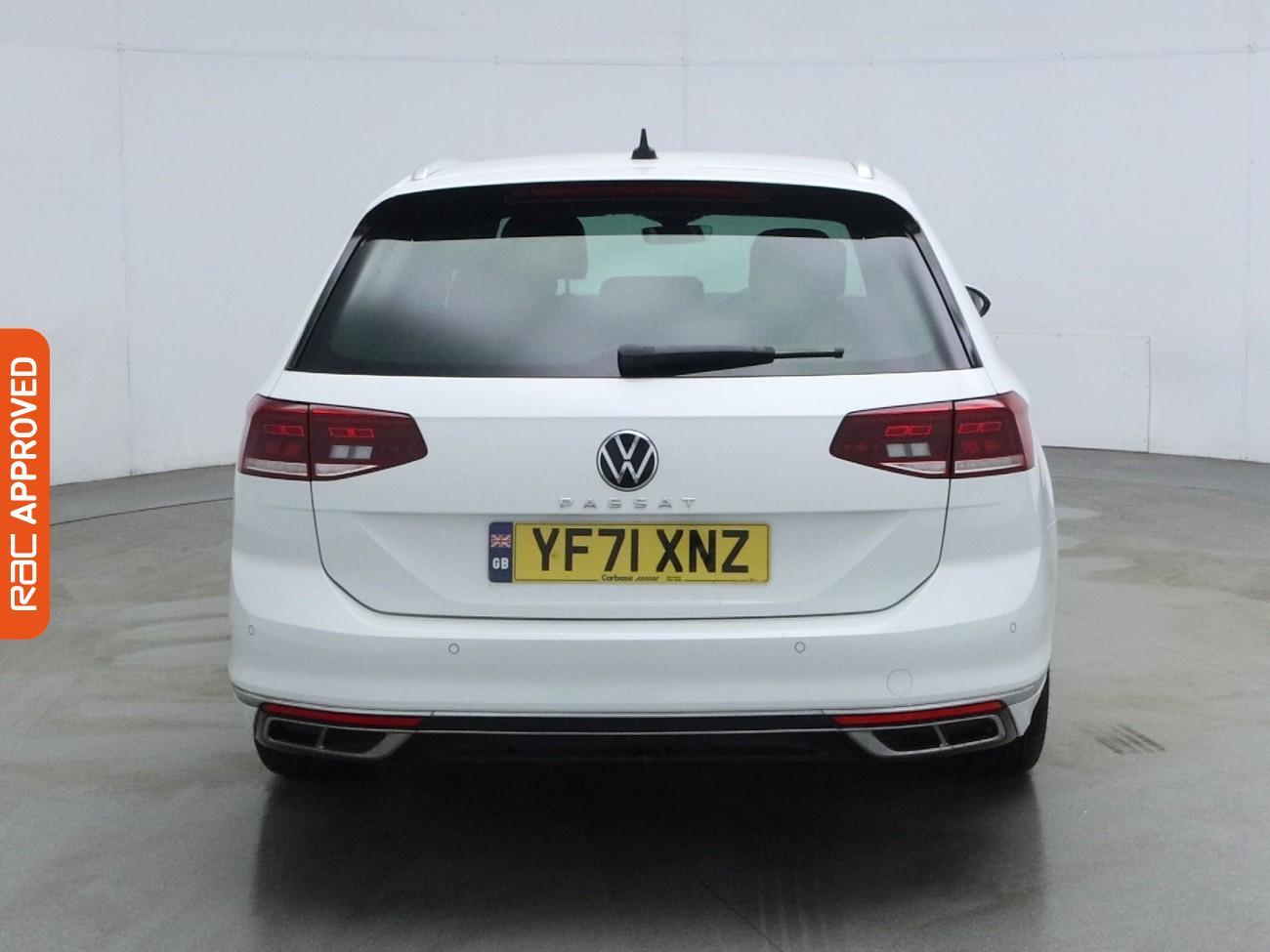 Volkswagen Passat view 8