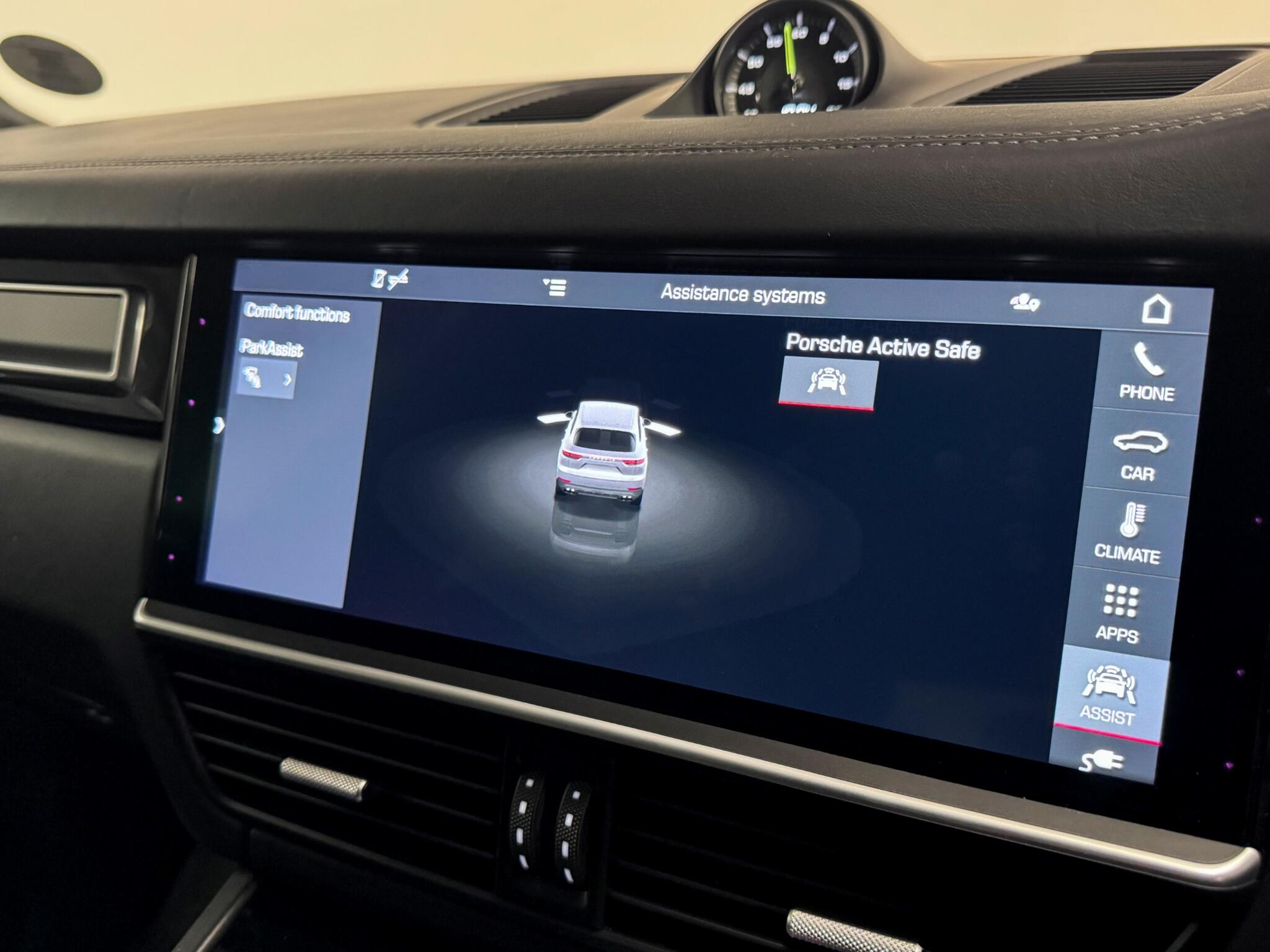 Porsche Cayenne view 62