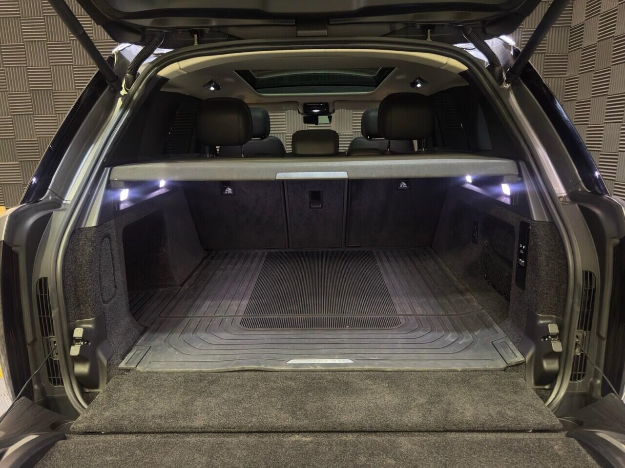 Land Rover Range Rover view 28