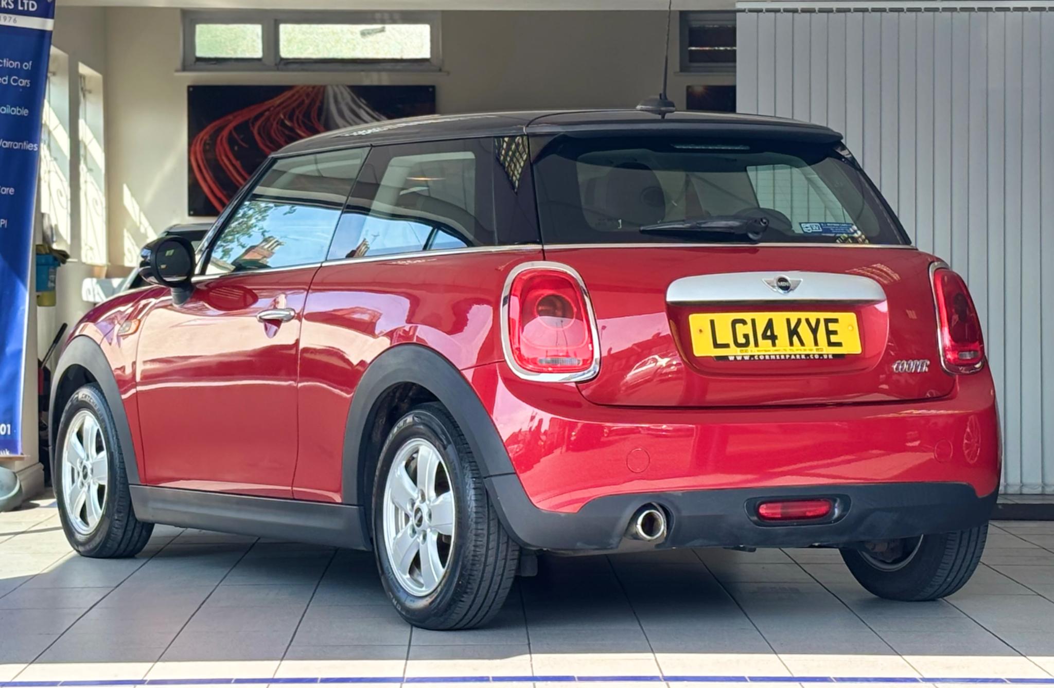 Mini Hatch view 4
