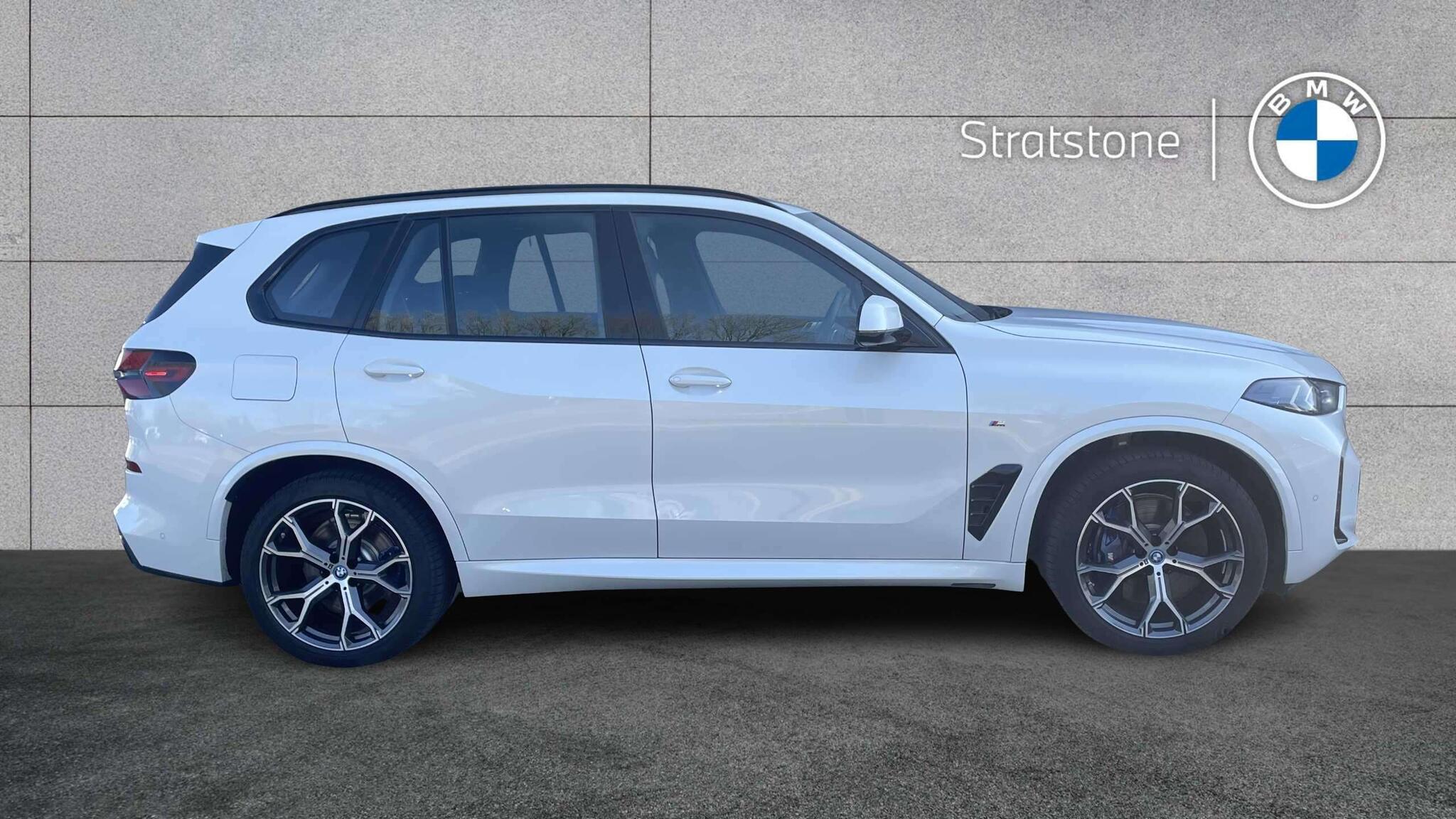 BMW X5 view 3