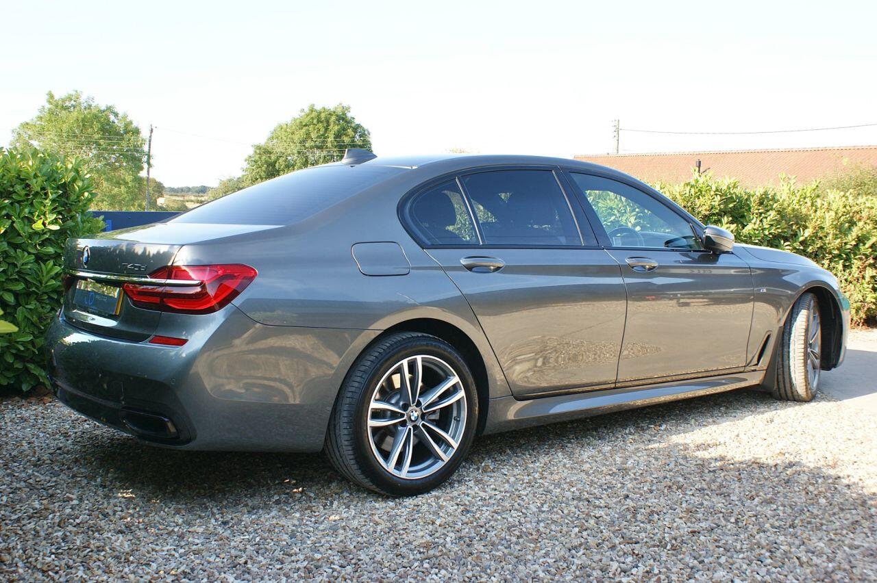 BMW 7 Series view 4