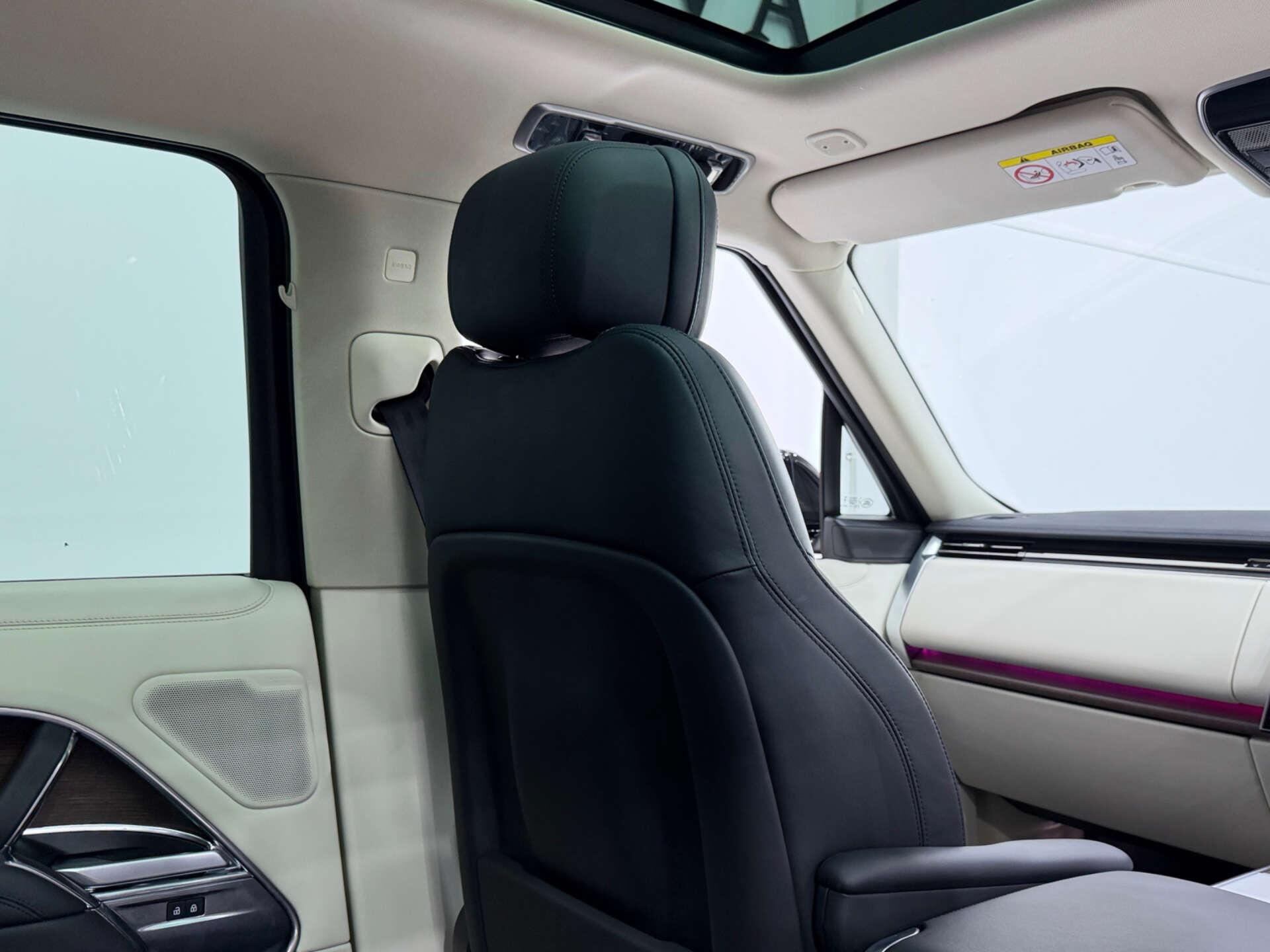 Land Rover Range Rover view 17