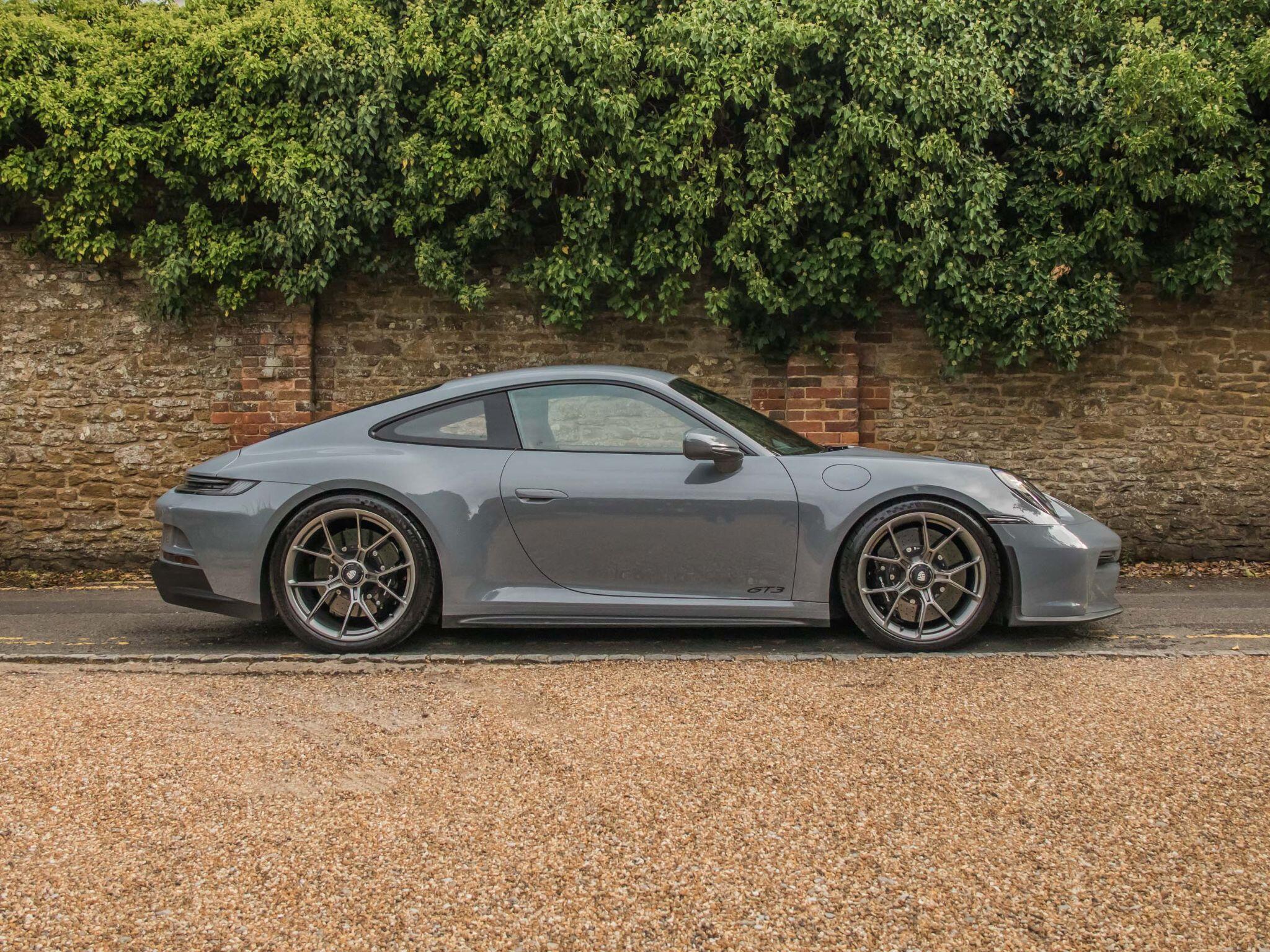Porsche 911 view 15