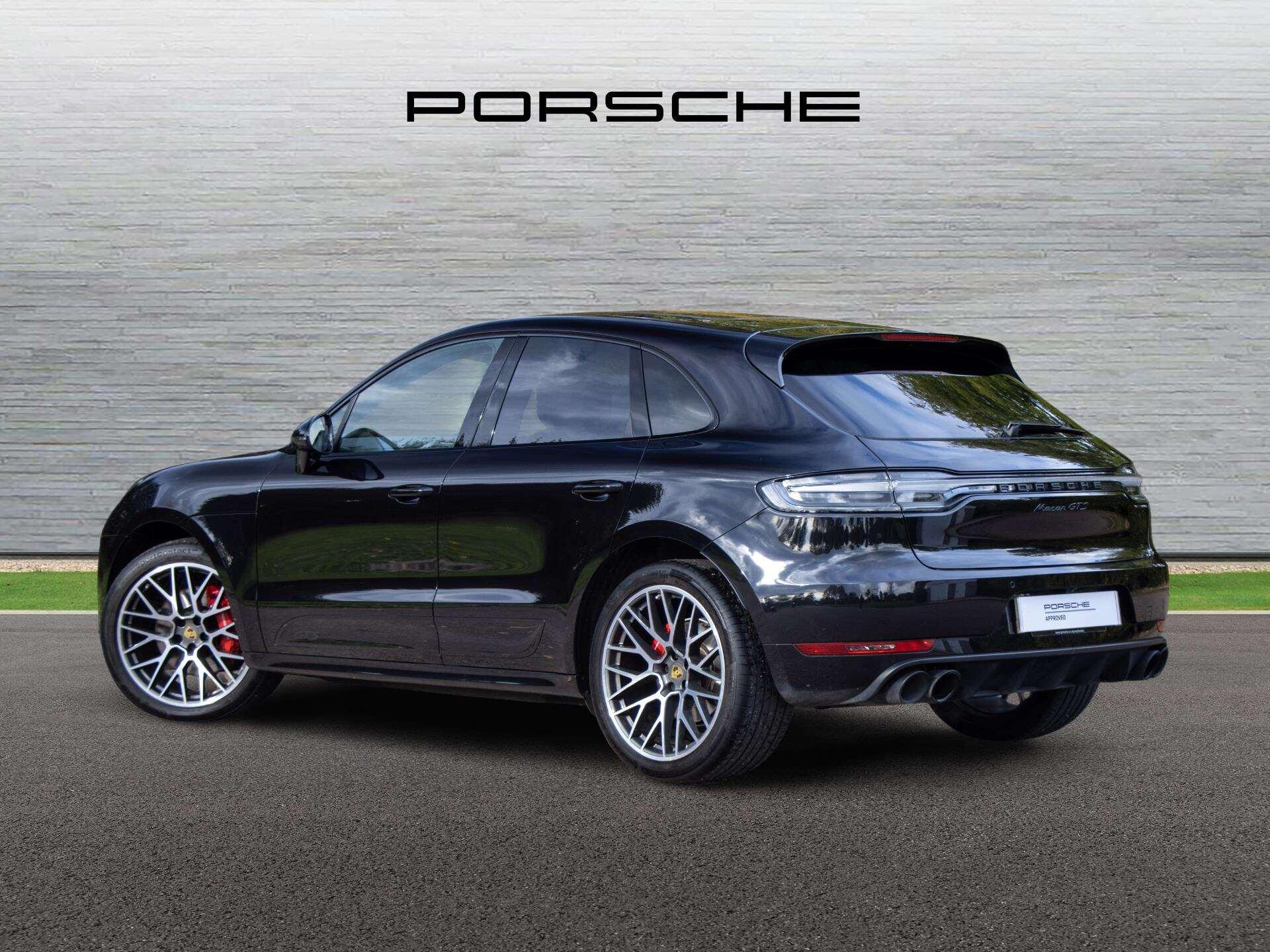 Porsche Macan view 9