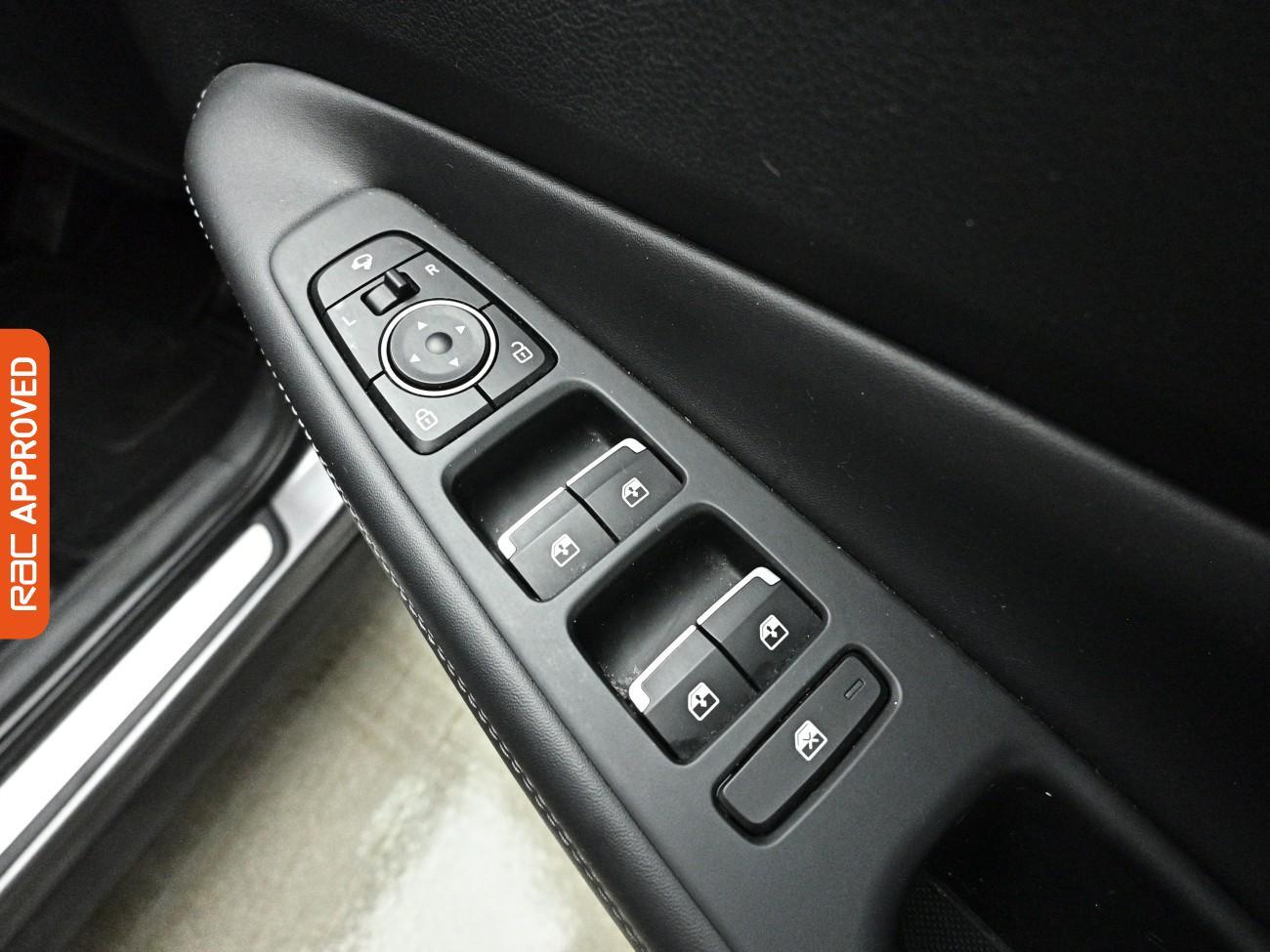 Hyundai Santa FE view 30