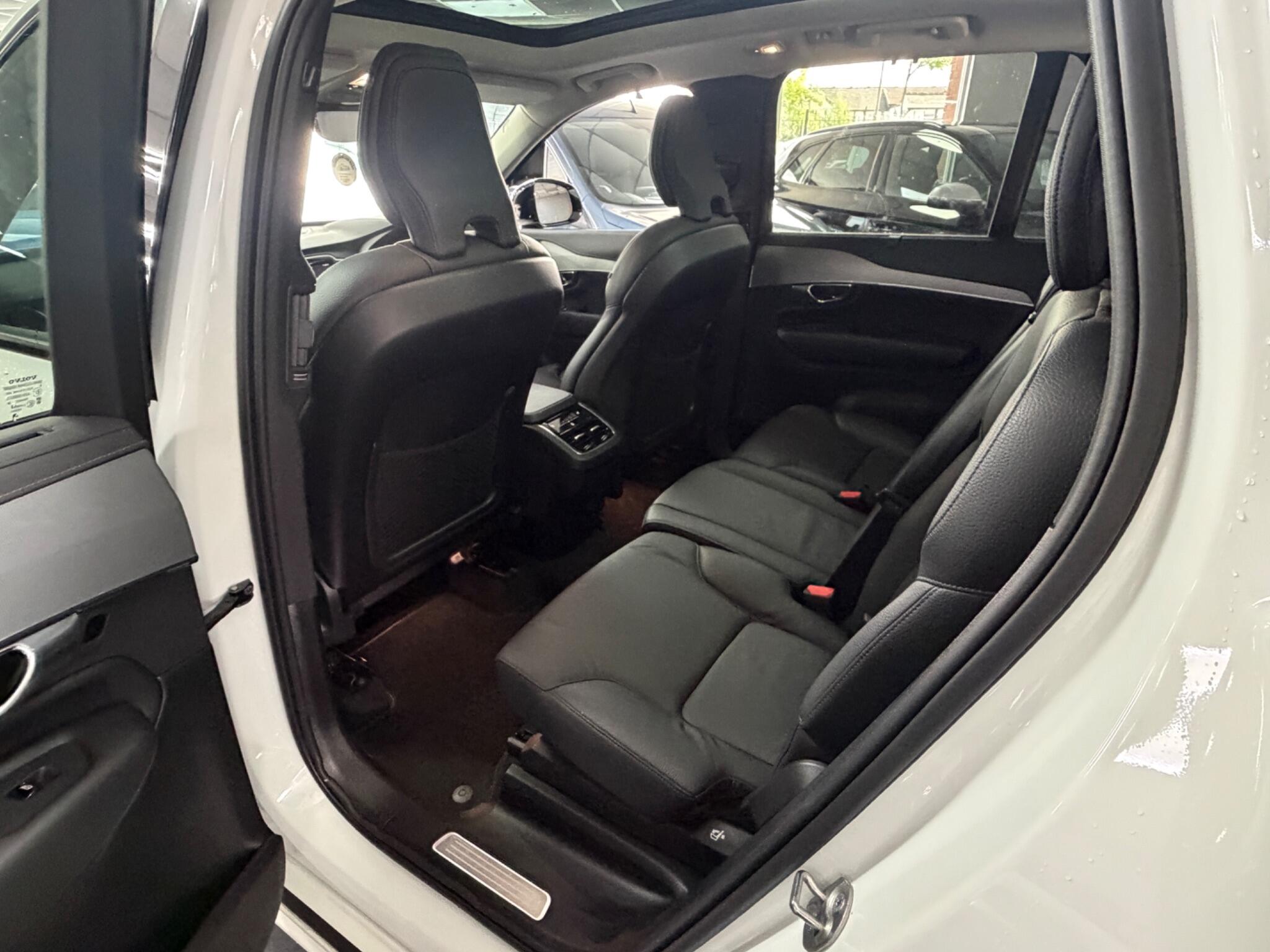 Volvo XC90 view 15