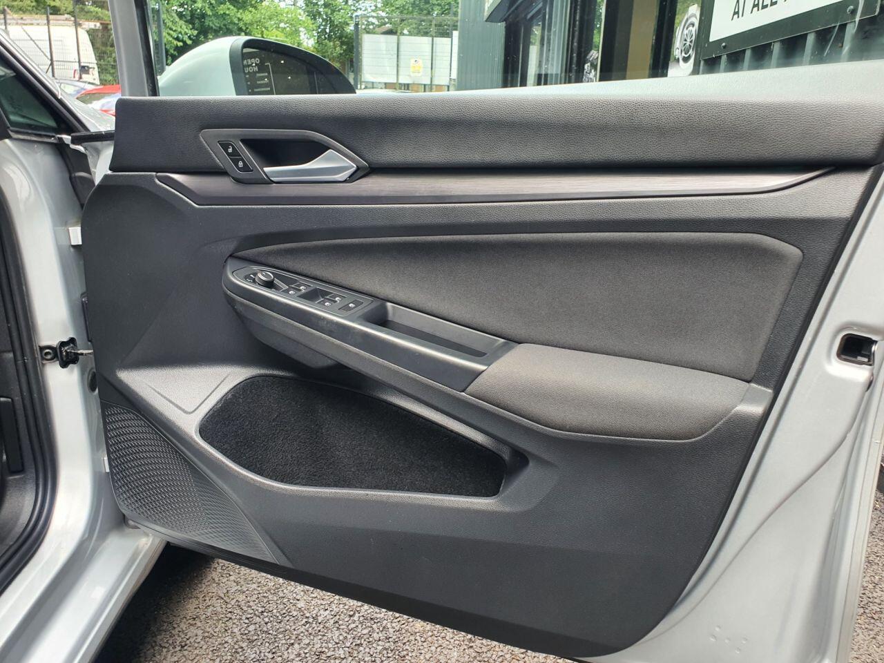 Volkswagen Golf view 14