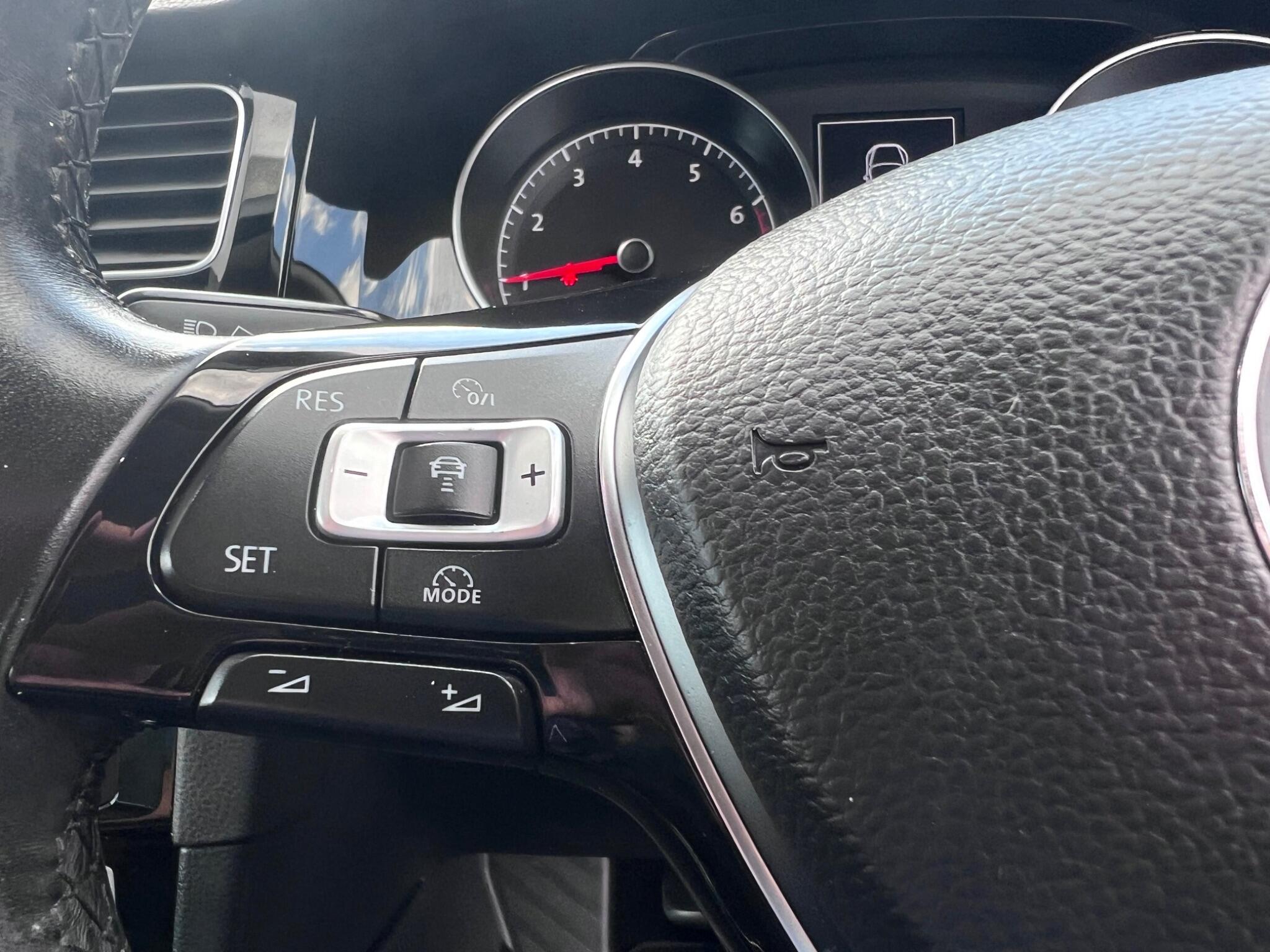 Volkswagen Golf view 27