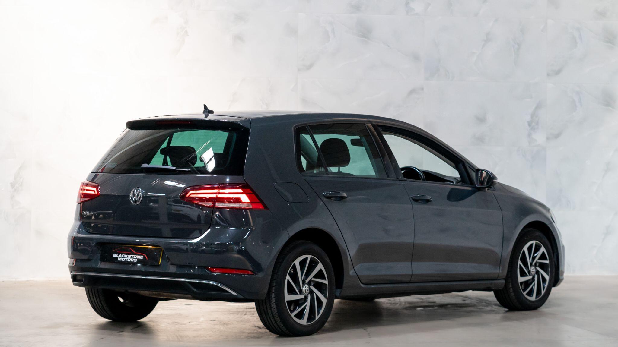 Volkswagen Golf view 7
