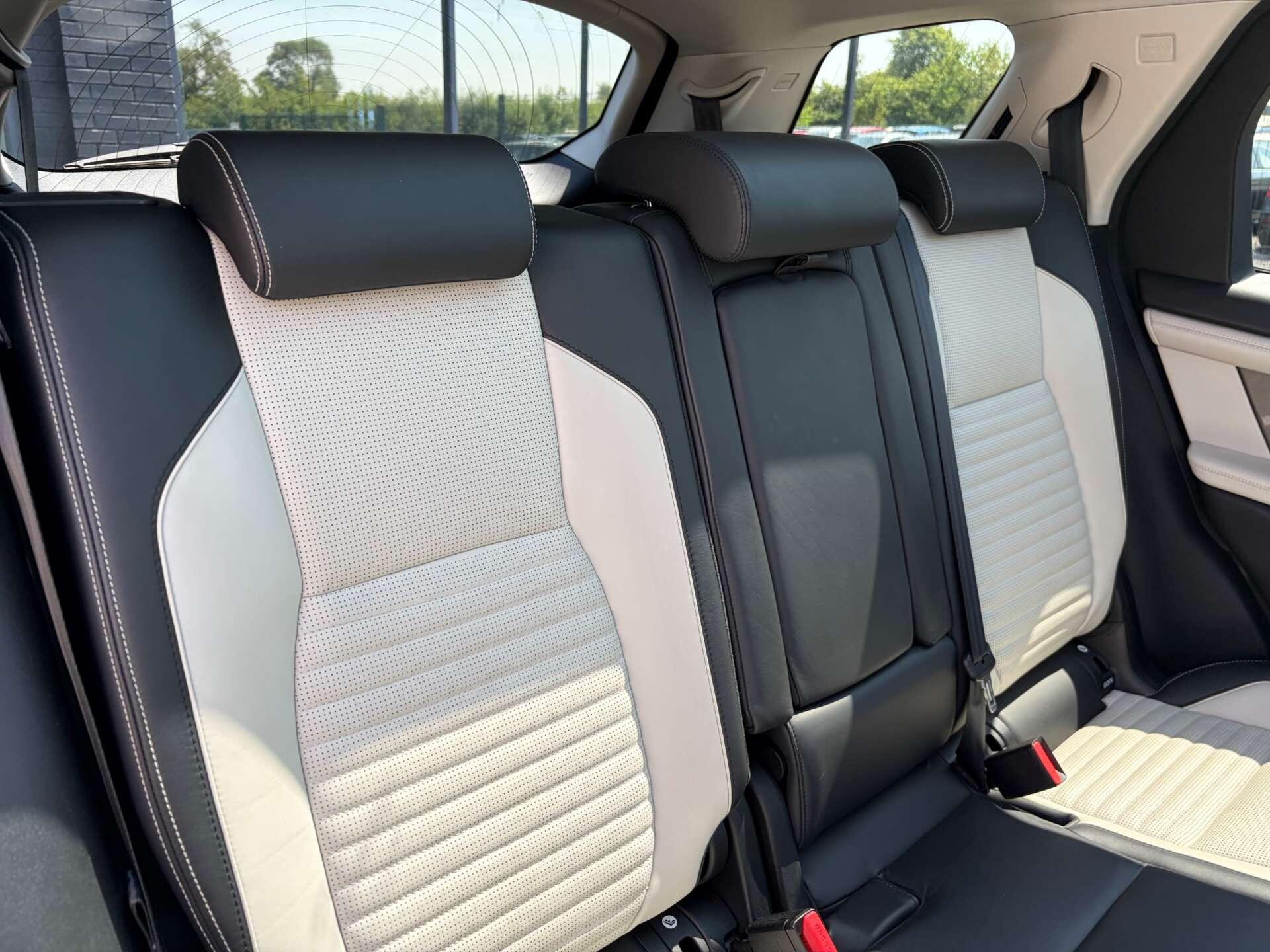 Land Rover Discovery Sport view 29