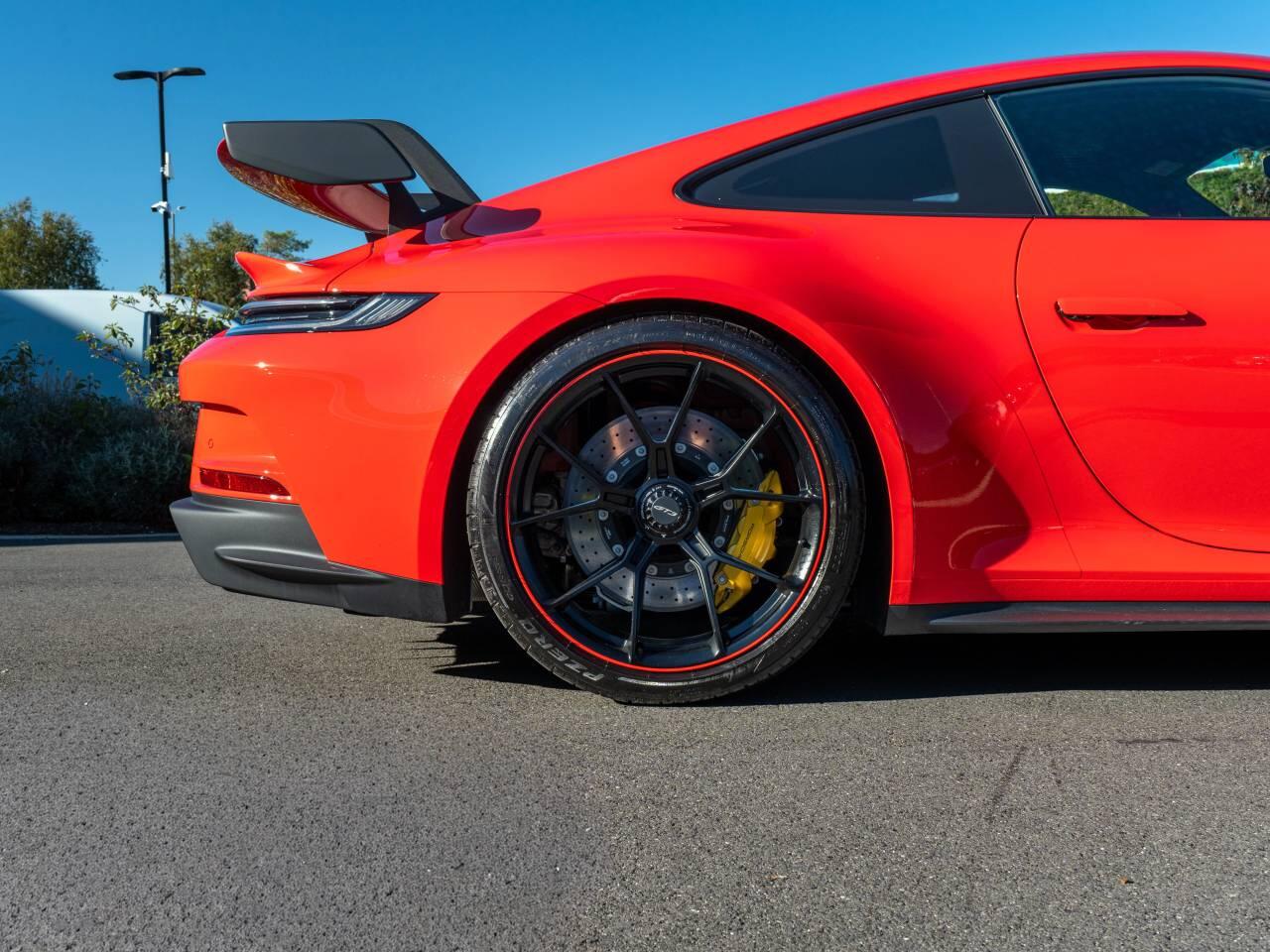Porsche 911 view 12