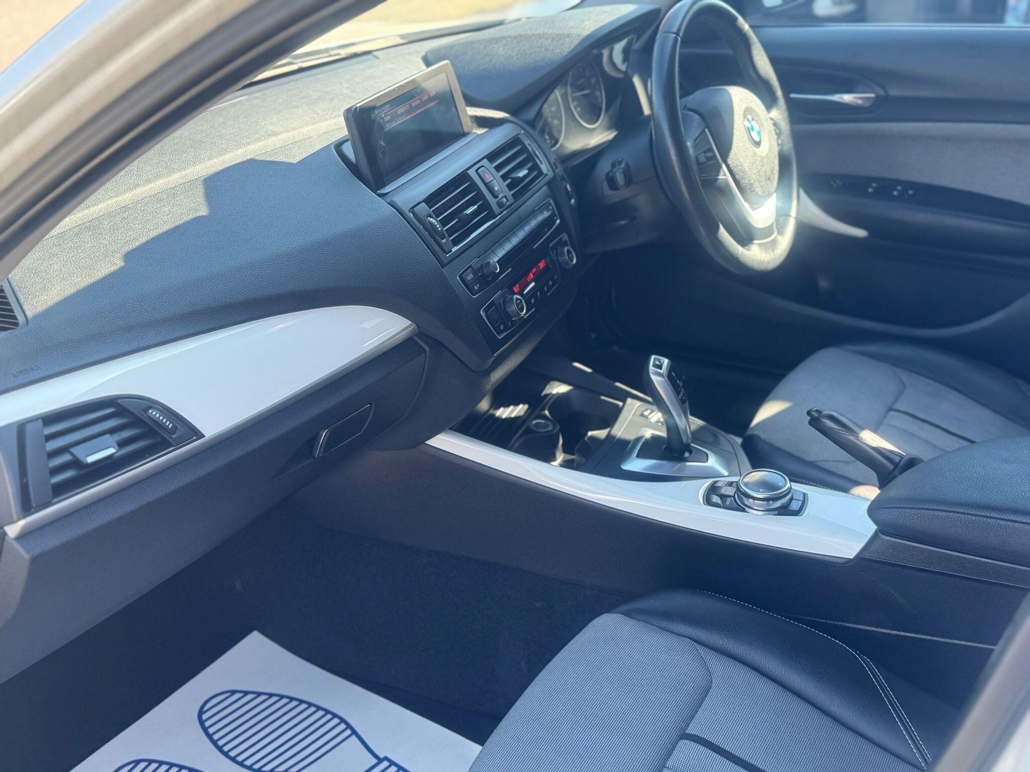 BMW 1 Series view 8