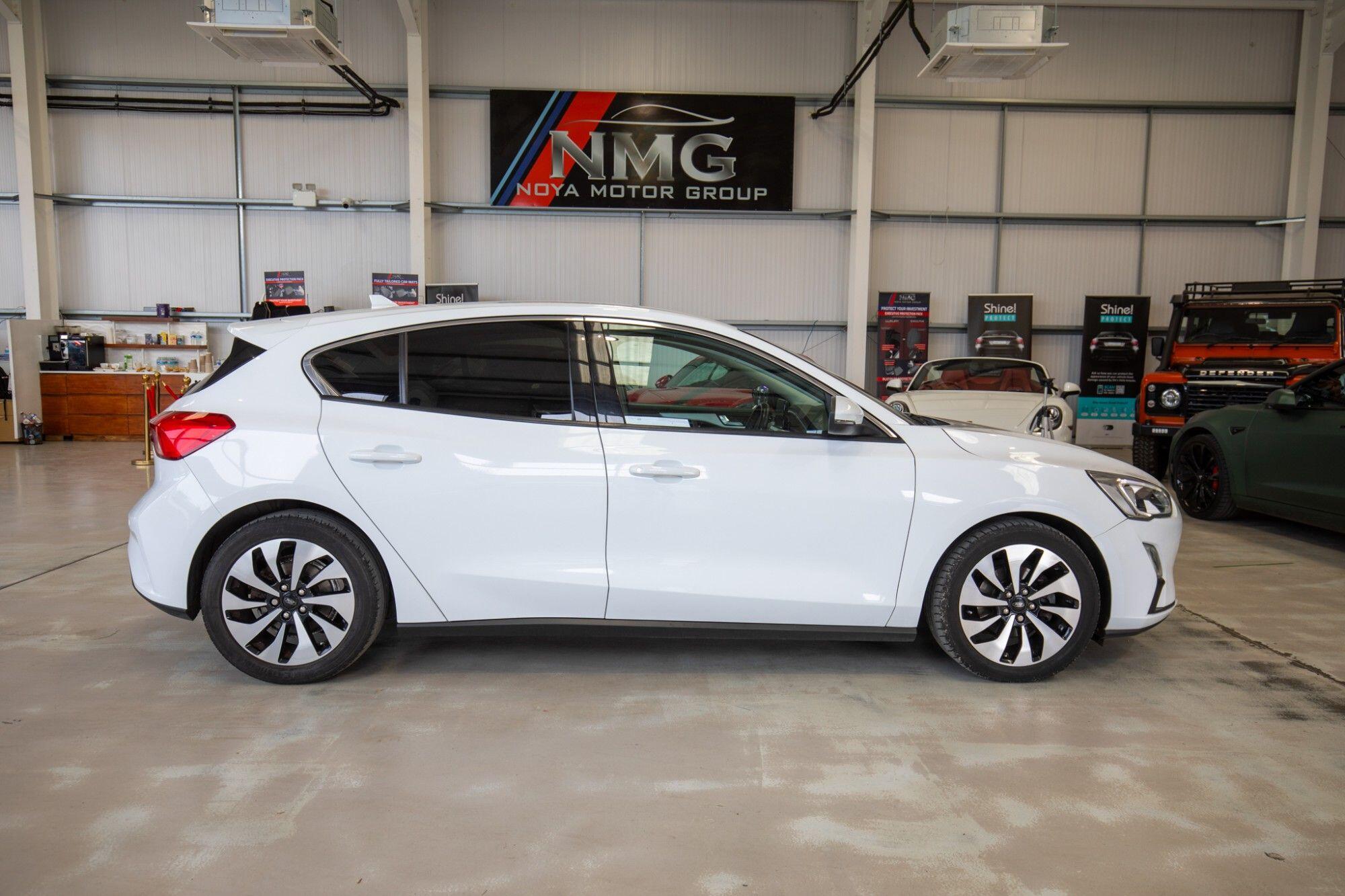 Ford Focus view 24