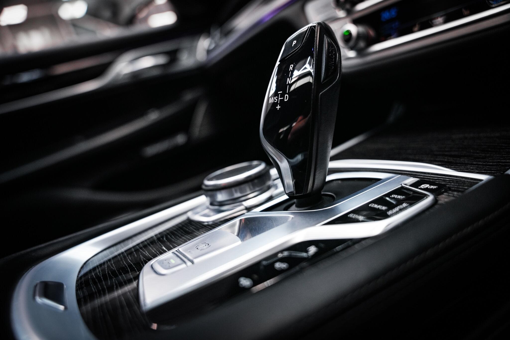 BMW 7 Series view 40