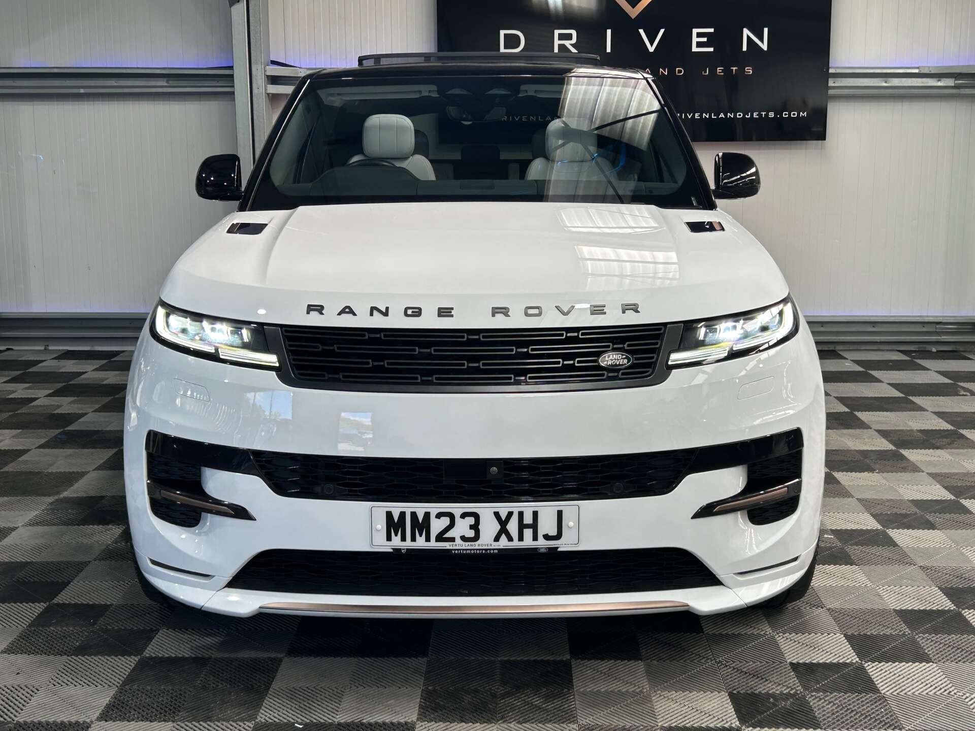 Land Rover Range Rover Sport view 9