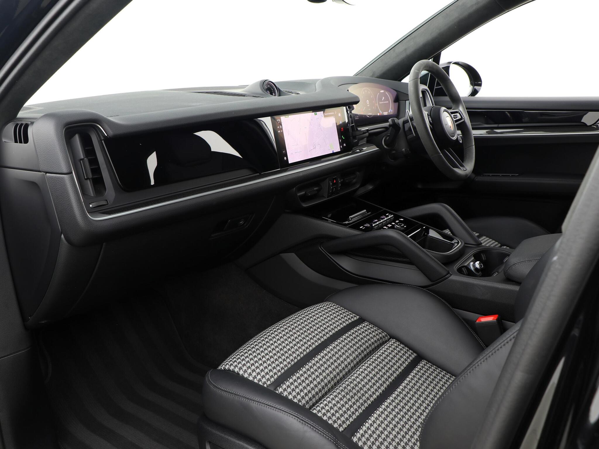Porsche Cayenne view 30