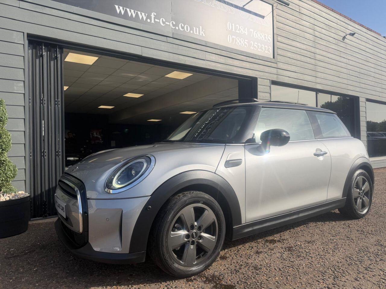 Mini Hatch view 12