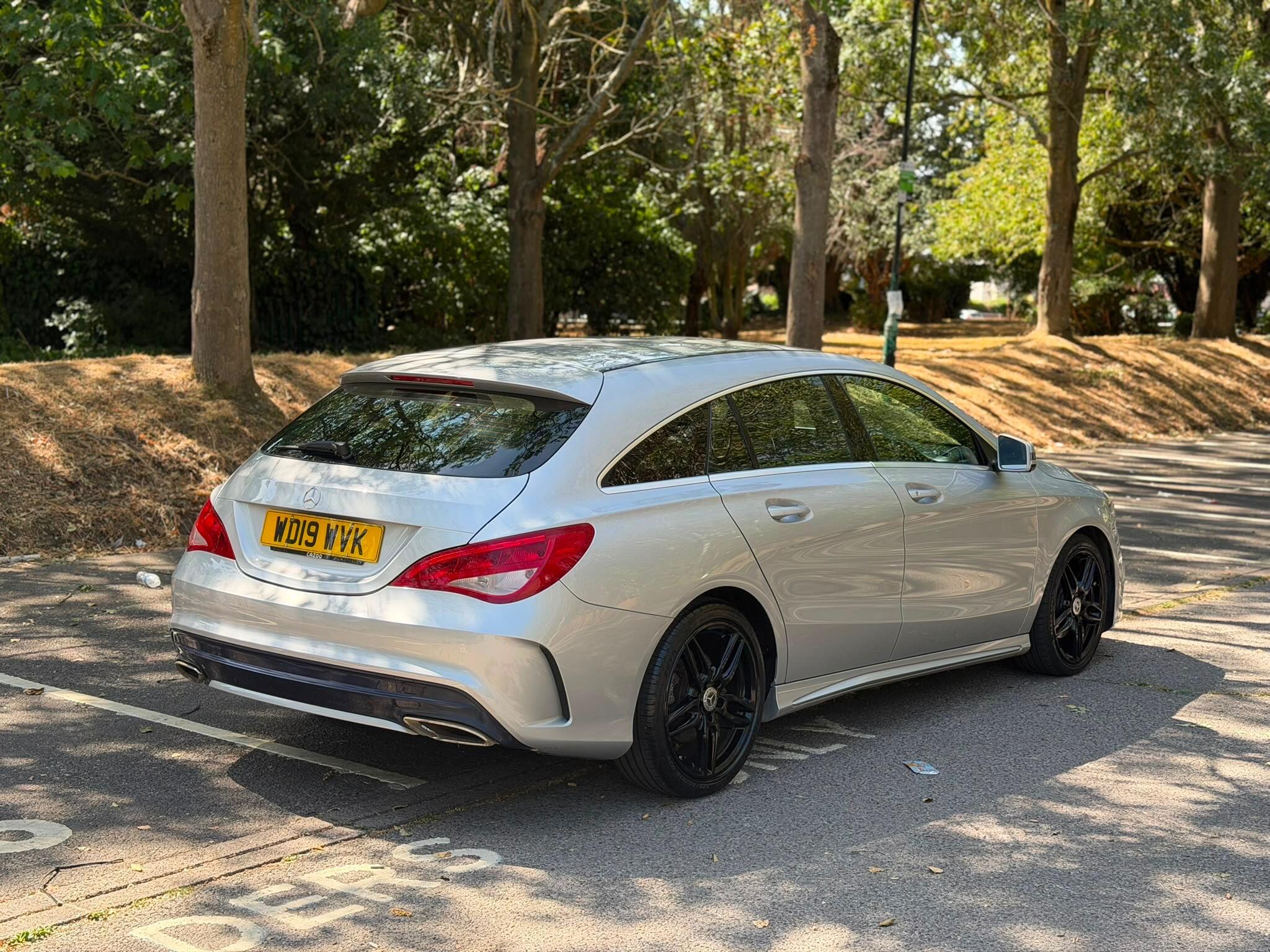 Mercedes-Benz Cla view 3