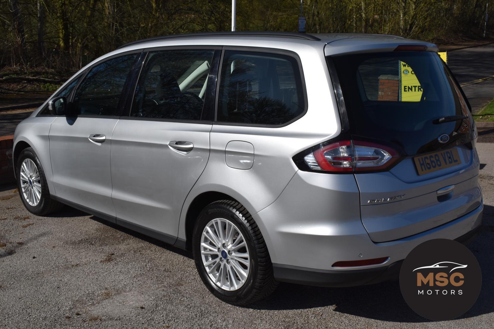 Ford Galaxy view 13