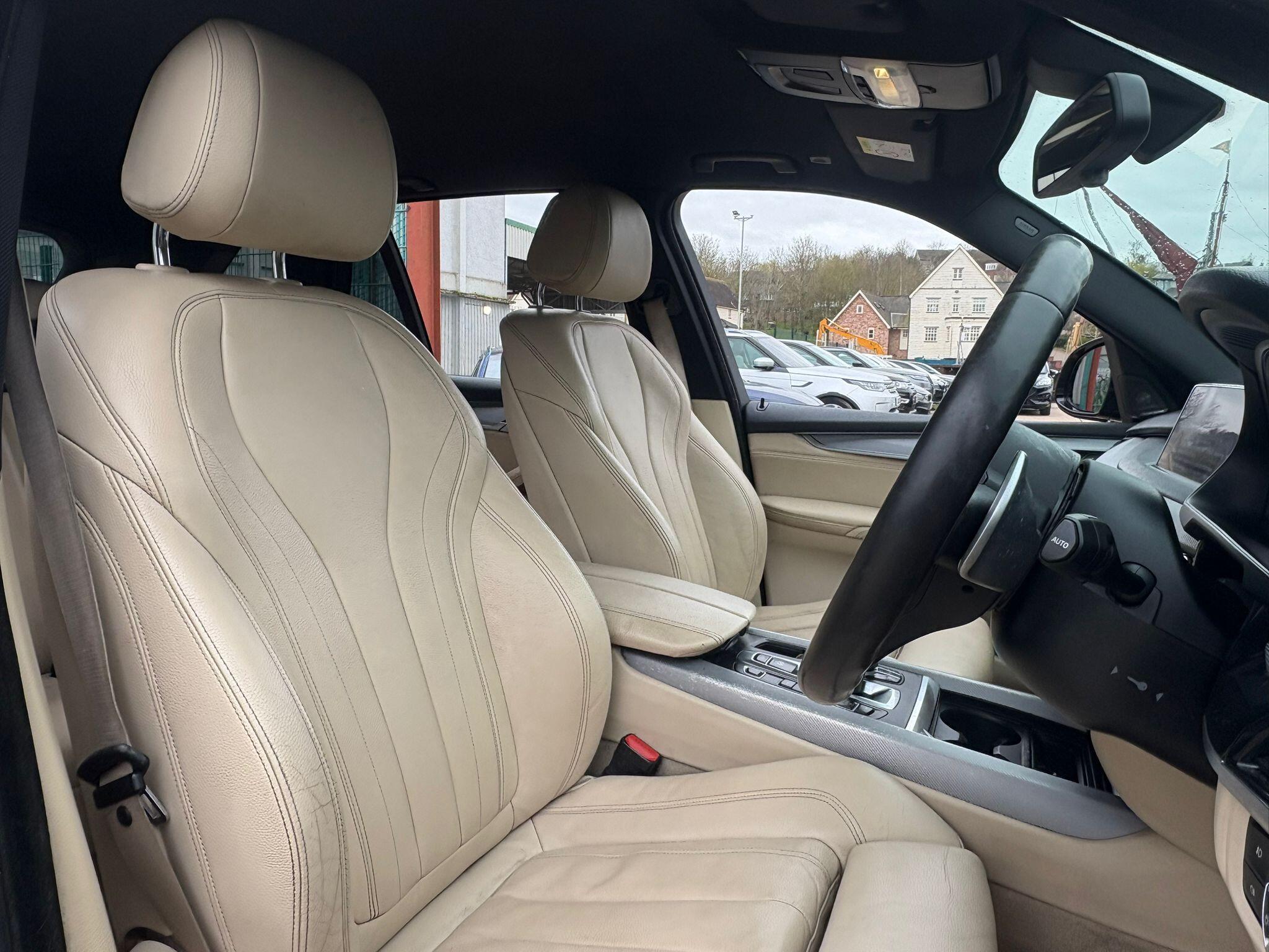 BMW X5 view 15