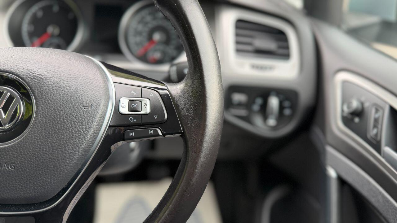 Volkswagen Golf view 25