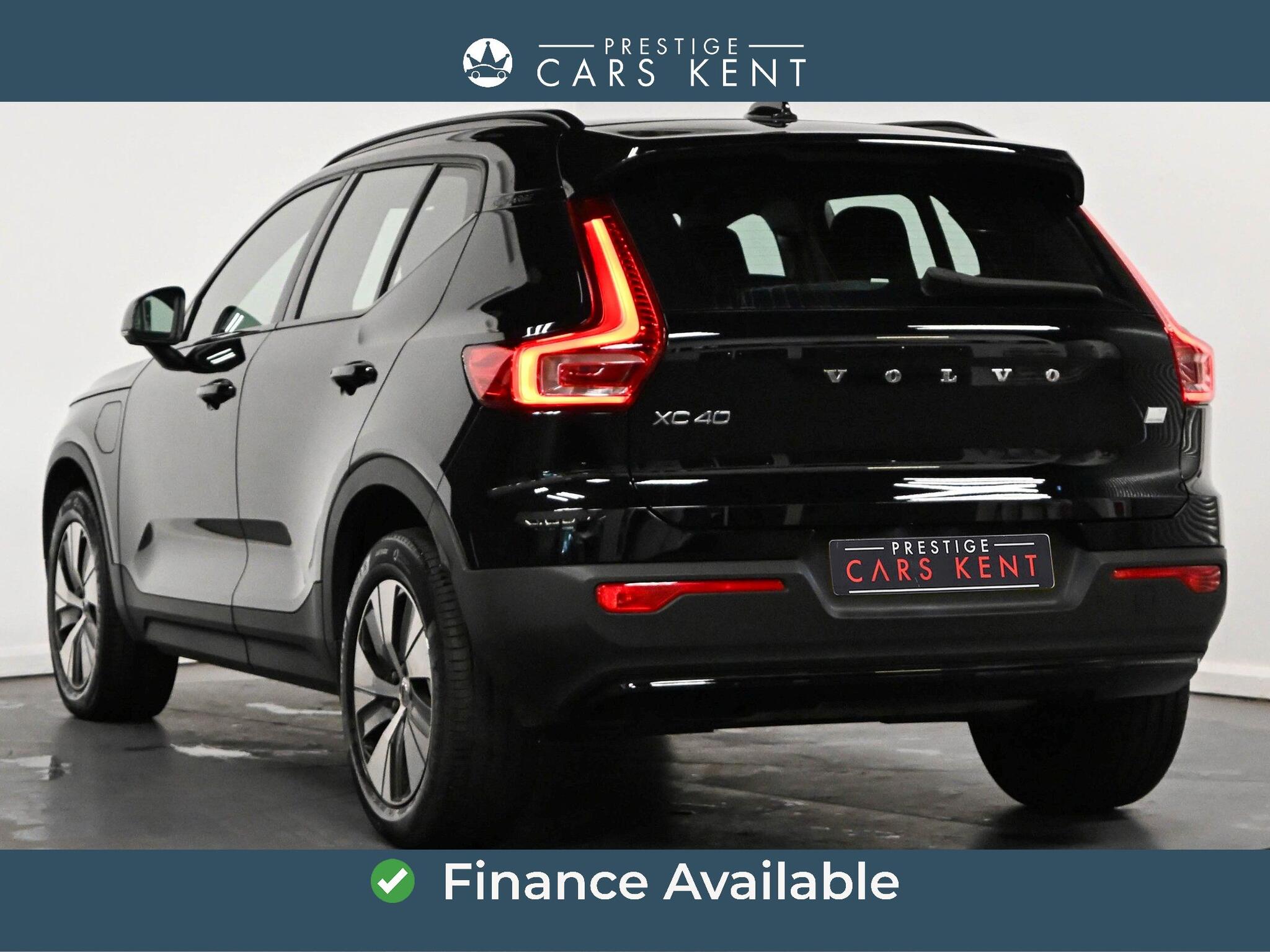 Volvo XC40 view 3
