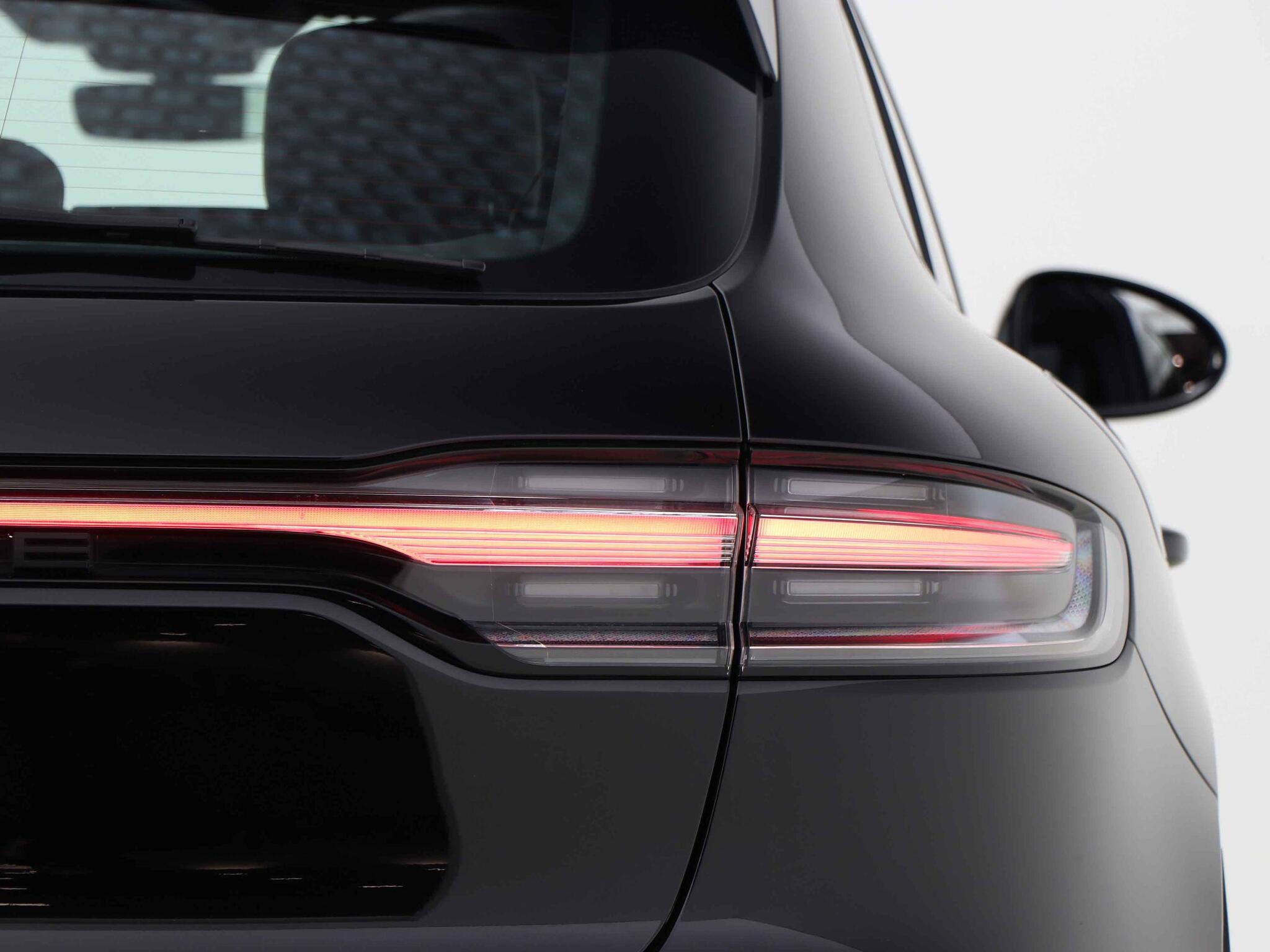 Porsche Macan view 18