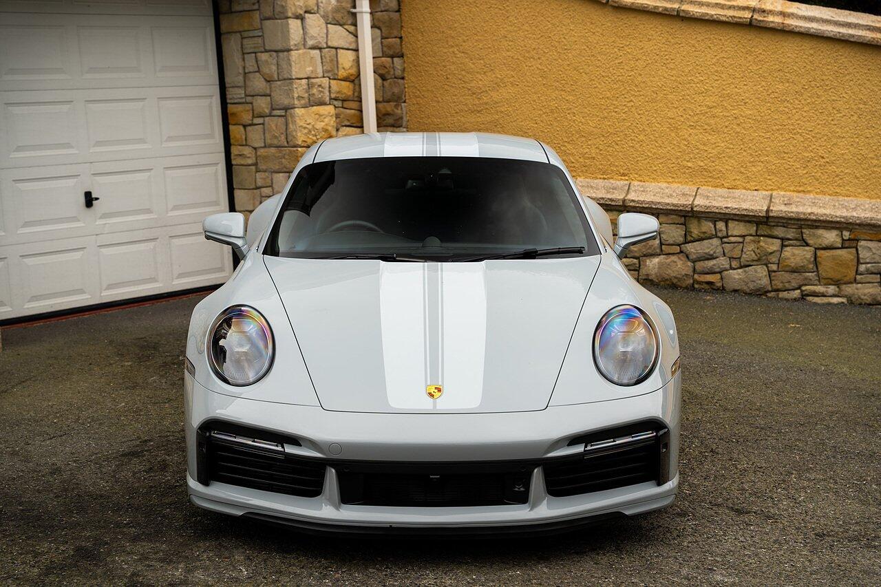 Porsche 911 view 46