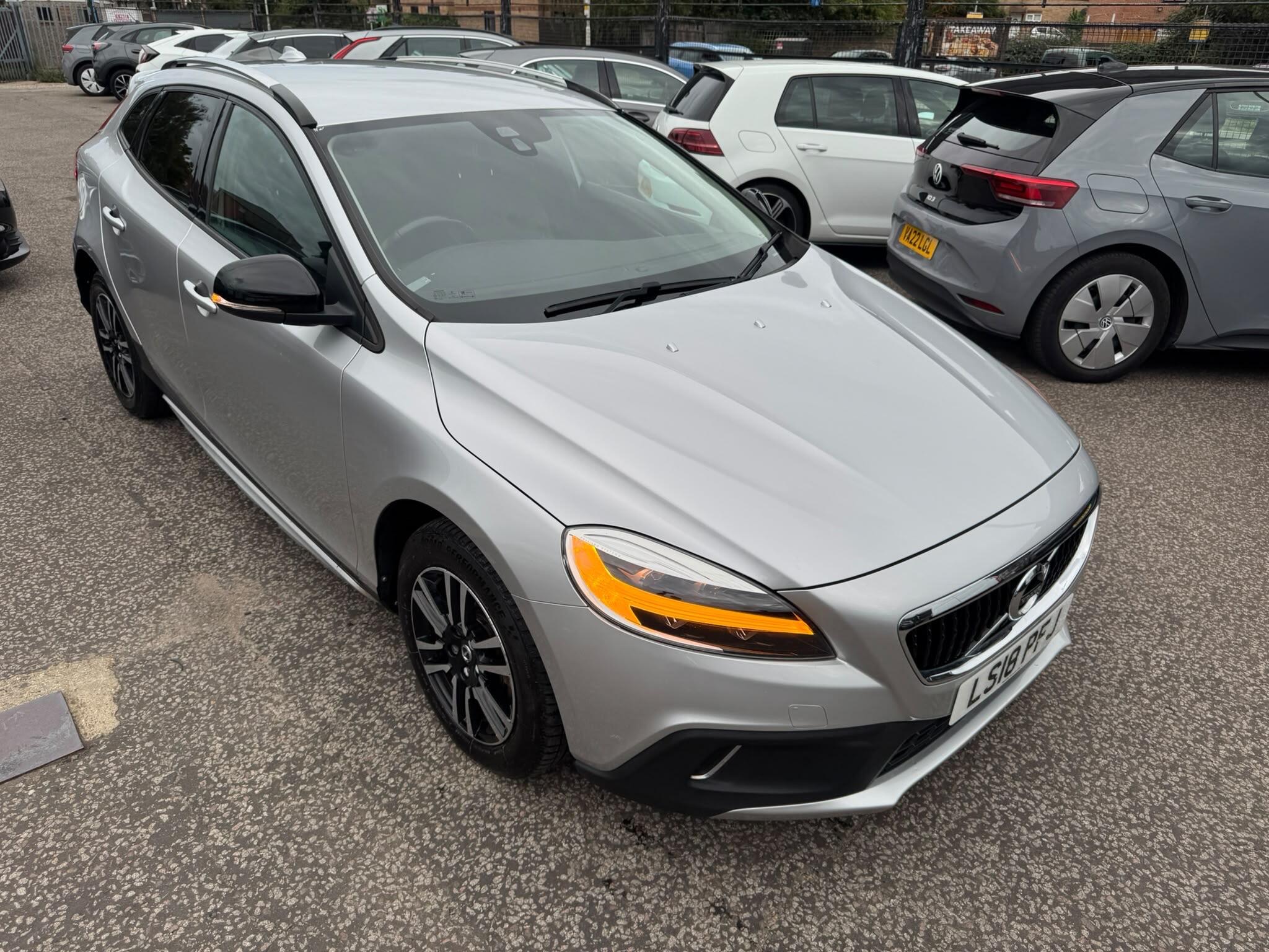Volvo V40 Cross Country view 6